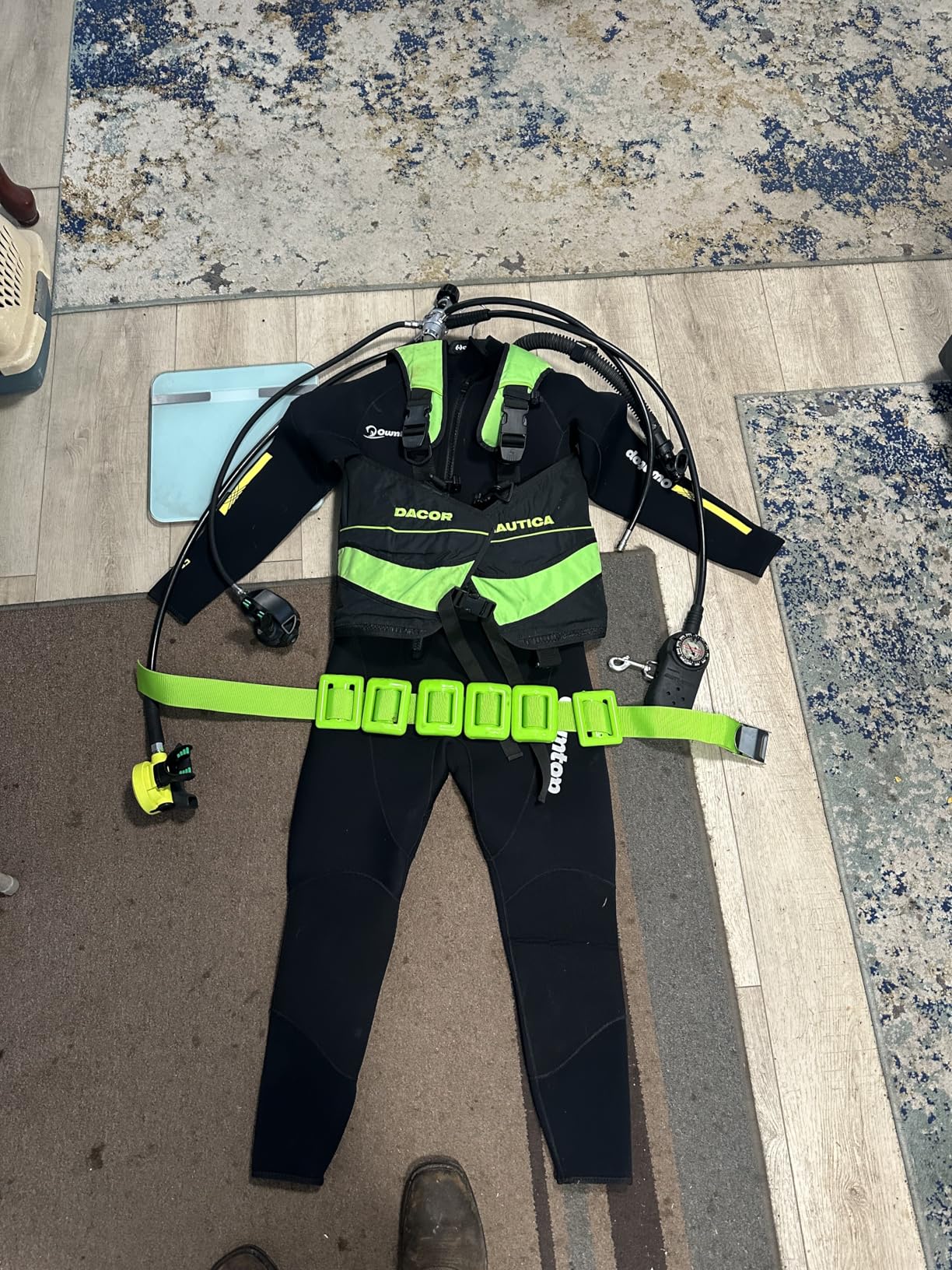 Owntop Wetsuit 5mm Neoprene Diving Suit - Womens Thicken Full Wet Suit, Front Zip Long Sleeve UPF50+ Keep Warm Swimwear for Scuba Surfing Swimming Diving Snorkeling Water Sports customer photo 1