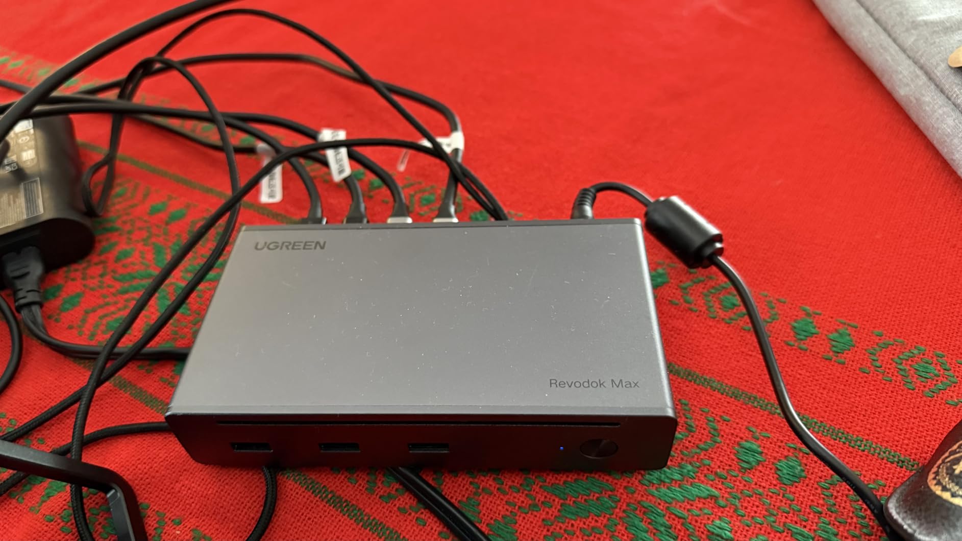 UGREEN Thunderbolt 4 Dock 8-in-1 40Gbps TB4 Hub 3 x TB 4 Dual 4K@60Hz or Single 8K Display, 85W Charging, Gigabit Ethernet, 3 x USB A 3.2. Revodok Max 208 for Mac M1/M2/M3/M4 Pro/Max customer photo 2