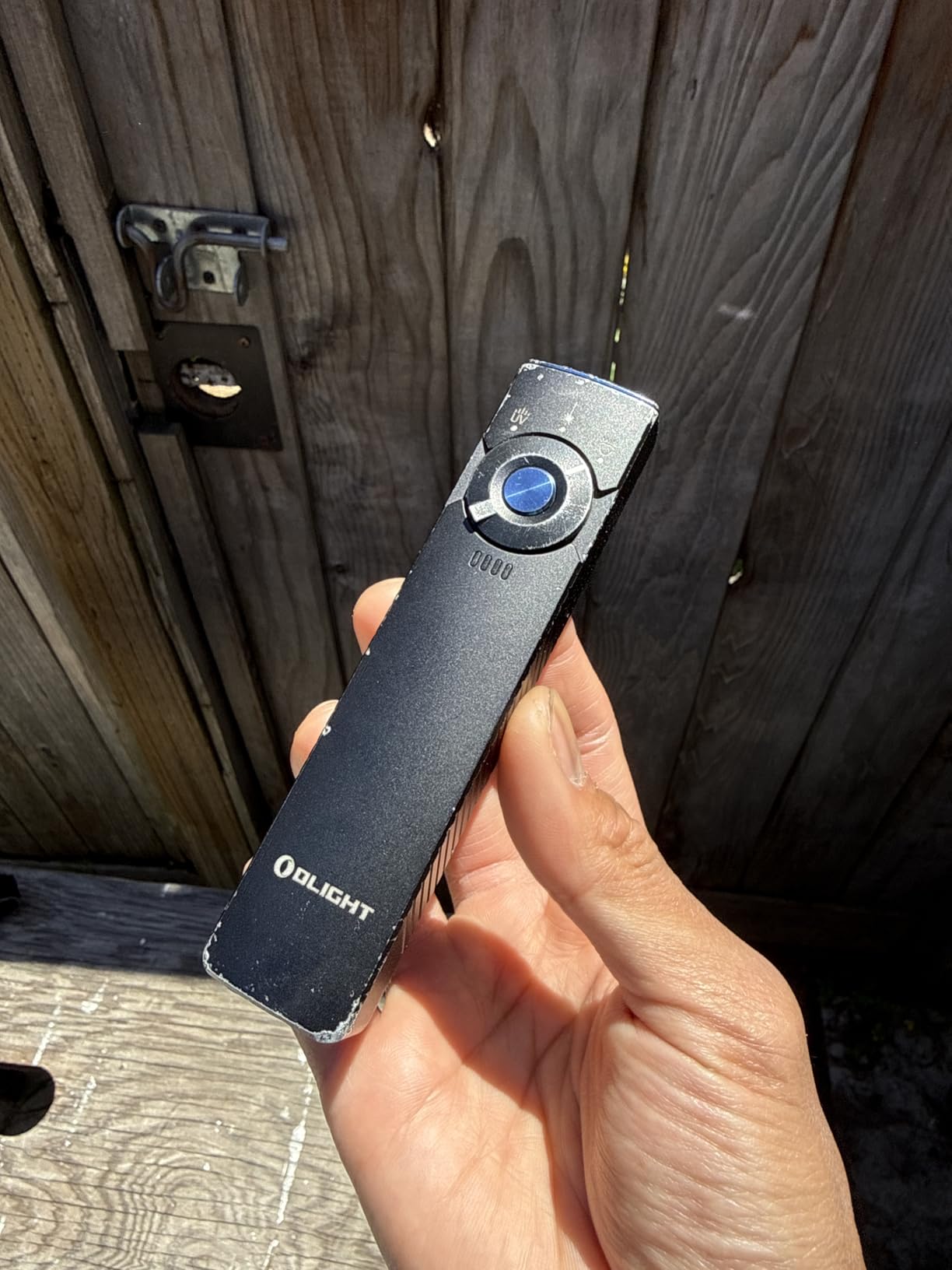 OLIGHT Arkfeld Pro Rechargeable EDC Flat Flashlight with UV and White LED Combo, 1300 Lumens Portable Pocket Lights for Outdoors Emergency Working (OD-Green CW) customer photo 1