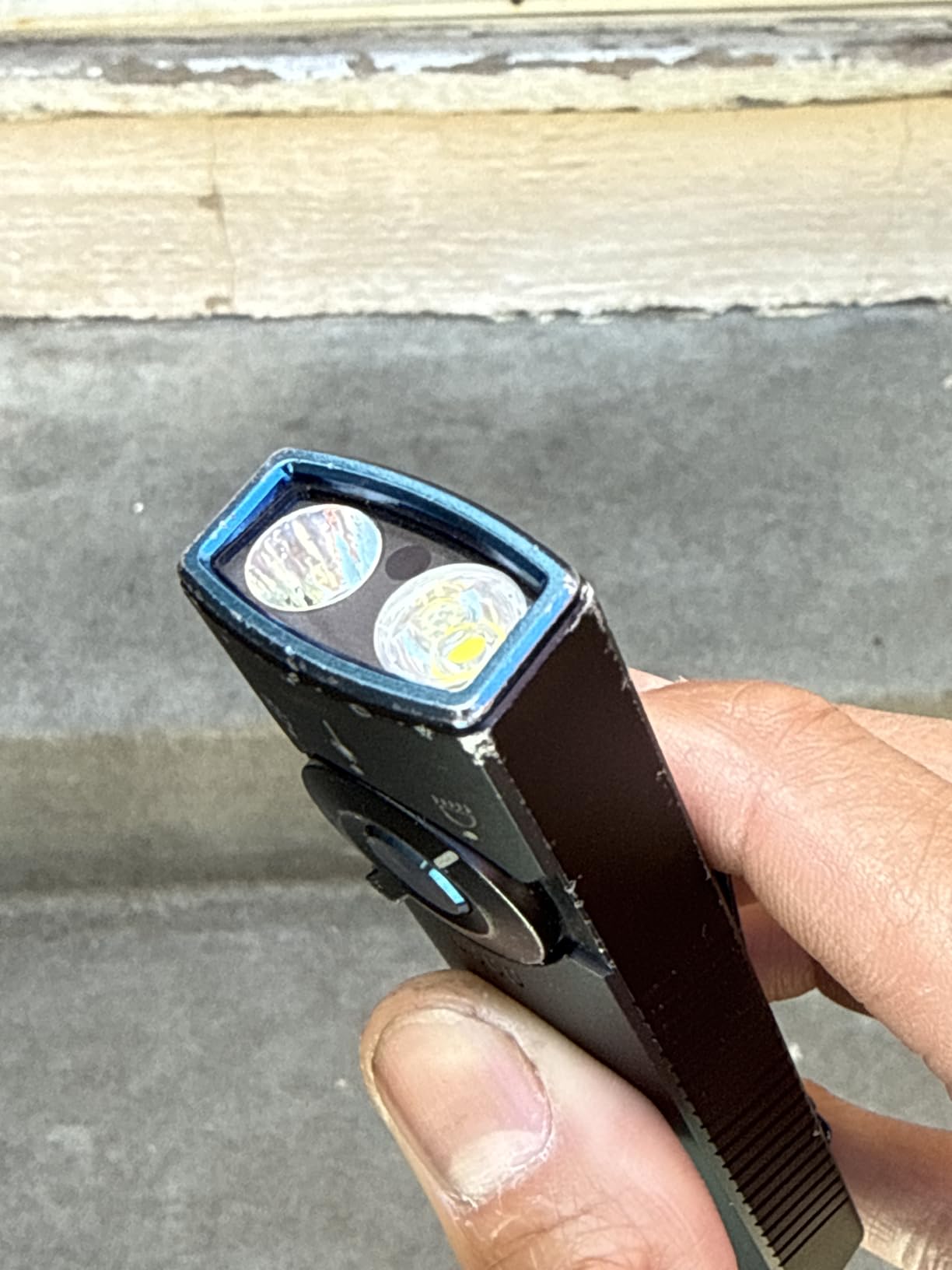 OLIGHT Arkfeld Pro Rechargeable EDC Flat Flashlight with UV and White LED Combo, 1300 Lumens Portable Pocket Lights for Outdoors Emergency Working (OD-Green CW) customer photo 2