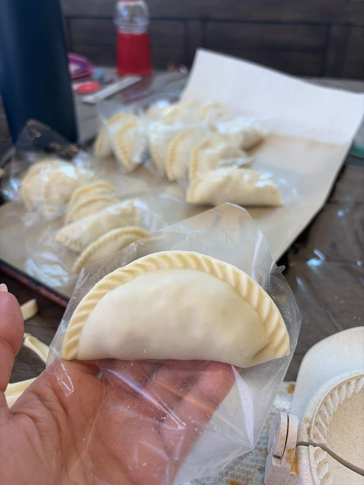 Empanada Maker Press, 6-Inch Extra Large Dumpling Maker Set with Dough Cutter, Dumpling Mold Set for Pierogi, Pastelitos, Calzone, Turnovers, Chinese Dumpling, 5 Sizes customer photo 2