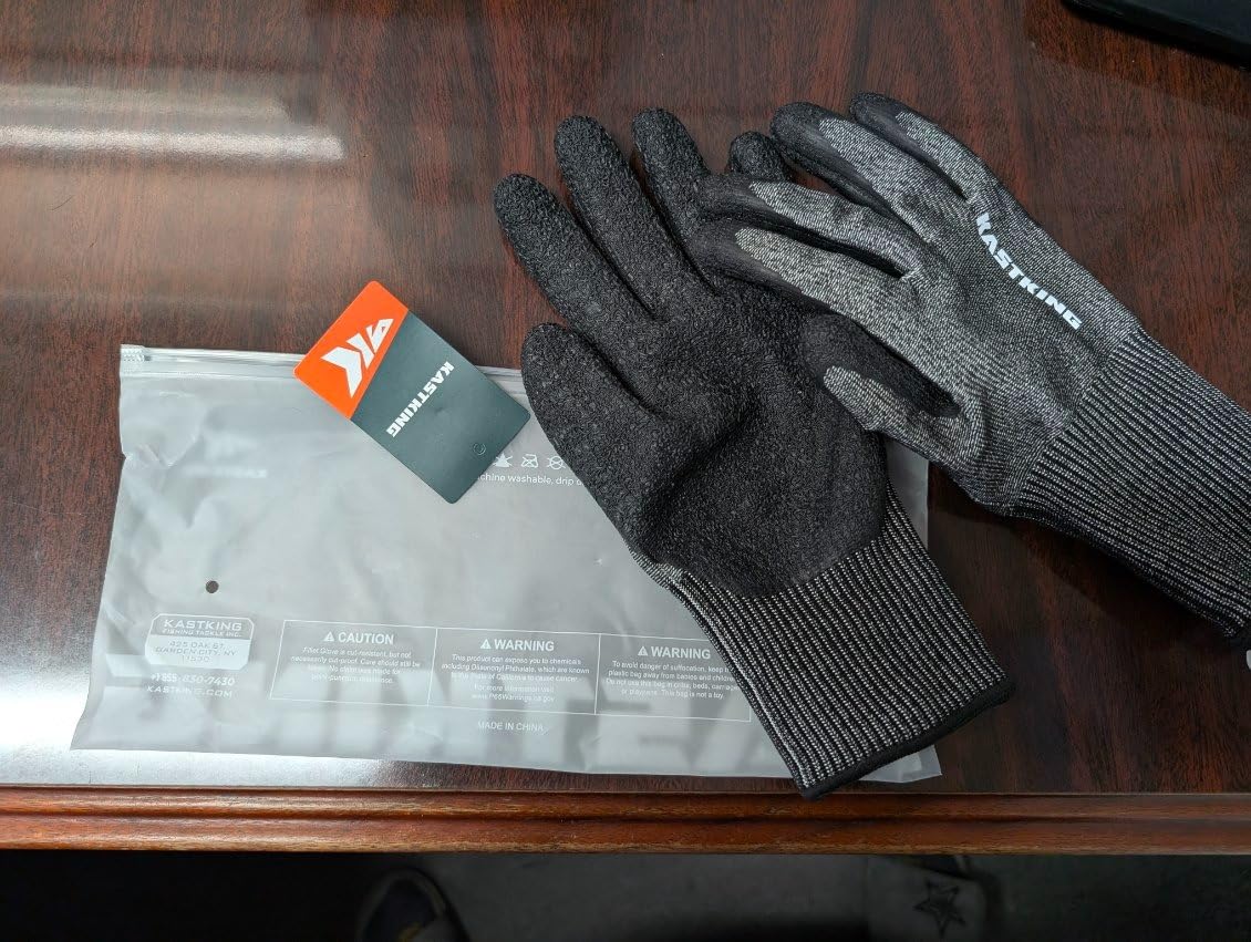 KastKing Kut Safe Fillet Gloves, Ultimate Cut Resistant Gloves for fishing and Outdoor Use, ANSI Level 6 Cut Protection customer photo 2