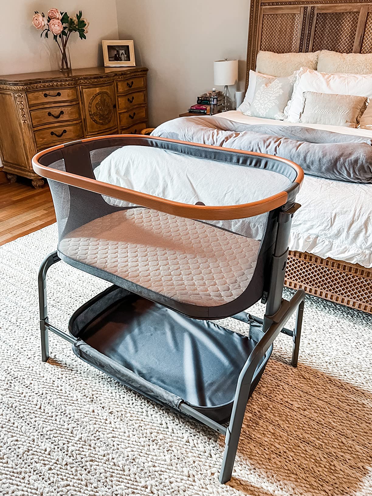 Maxi-Cosi Iora Baby Bassinets Bedside Sleeper, Portable Bassinet, Infant Bedside Sleeper Crib, Height Adjustable, Breathable Mesh, Large Storage Basket customer photo 2