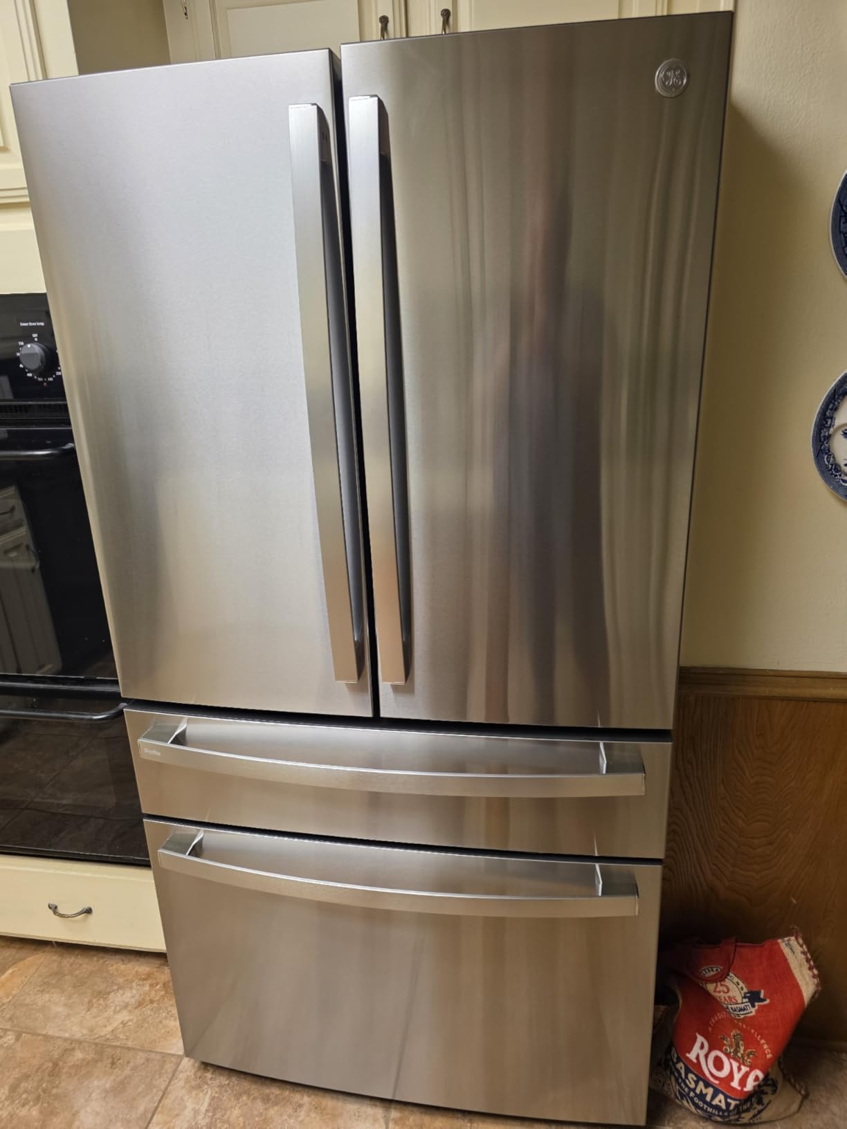 GE Profile PGE29BYTFS 28.7 cu. ft. 4-Door French Door Refrigerator in Stainless Steel with Dual-Dispense Autofill Pitcher customer photo 2