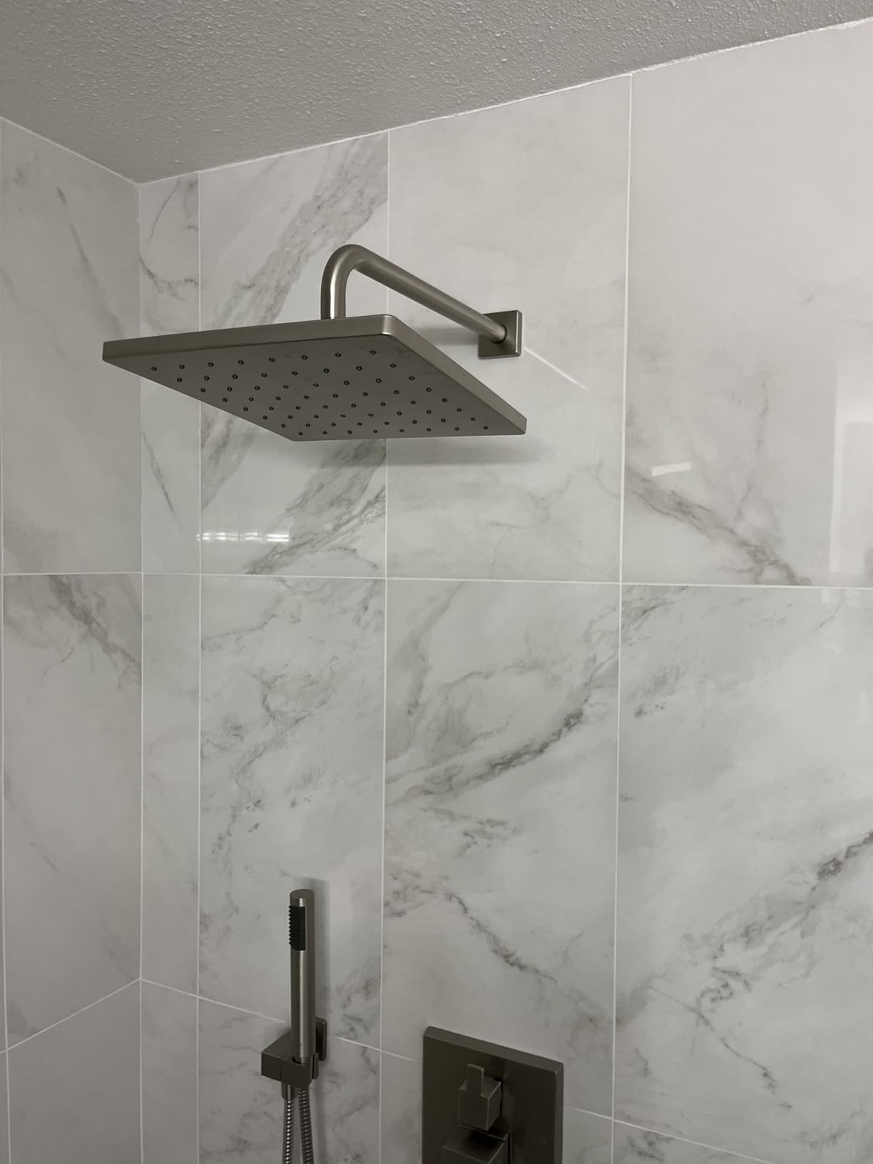 Delta Modern 14 Series Square Rain Shower System Faucet Set, Rainfall Matte Black Shower Head and Handle Set, Valve Trim Kit, 10 Inch, Matte Black 342701-BL customer photo 1