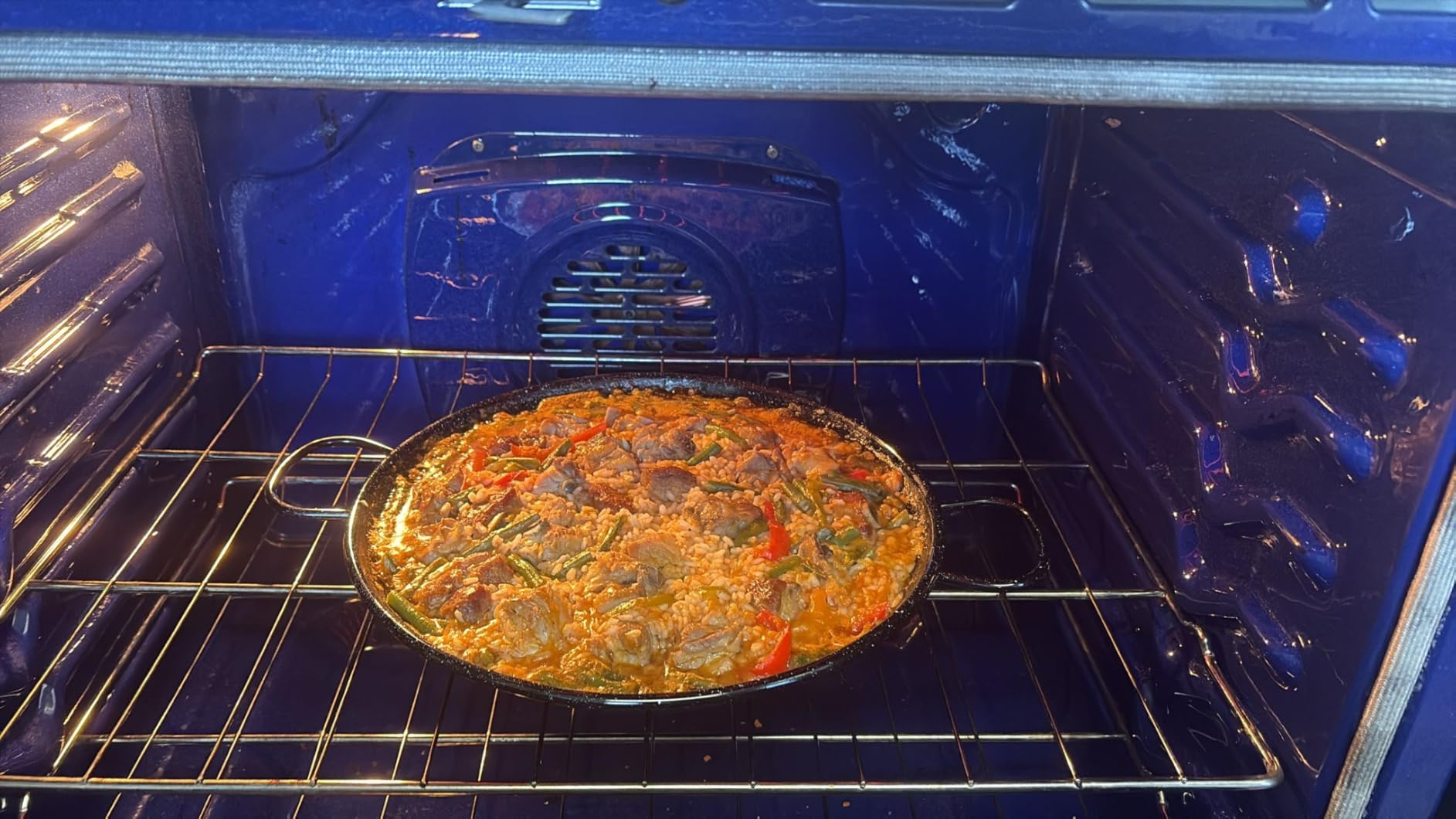 Paelluxe Paella Pan - Enamelled, No-Rust Steel Skillet - 13 Inch, for 6 Servings customer photo 2