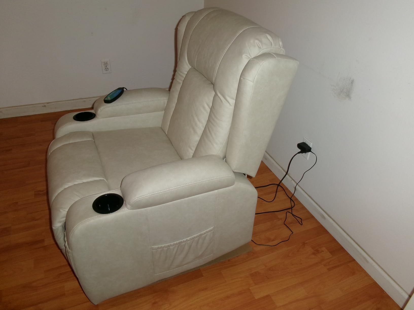 Best Choice Products PU Leather Electric Power Lift Chair, Recliner Massage Chair, Adjustable Furniture for Back, Legs w/ 3 Positions, USB Port, Heat, Cupholders, Easy-to-Reach Side Button customer photo 1
