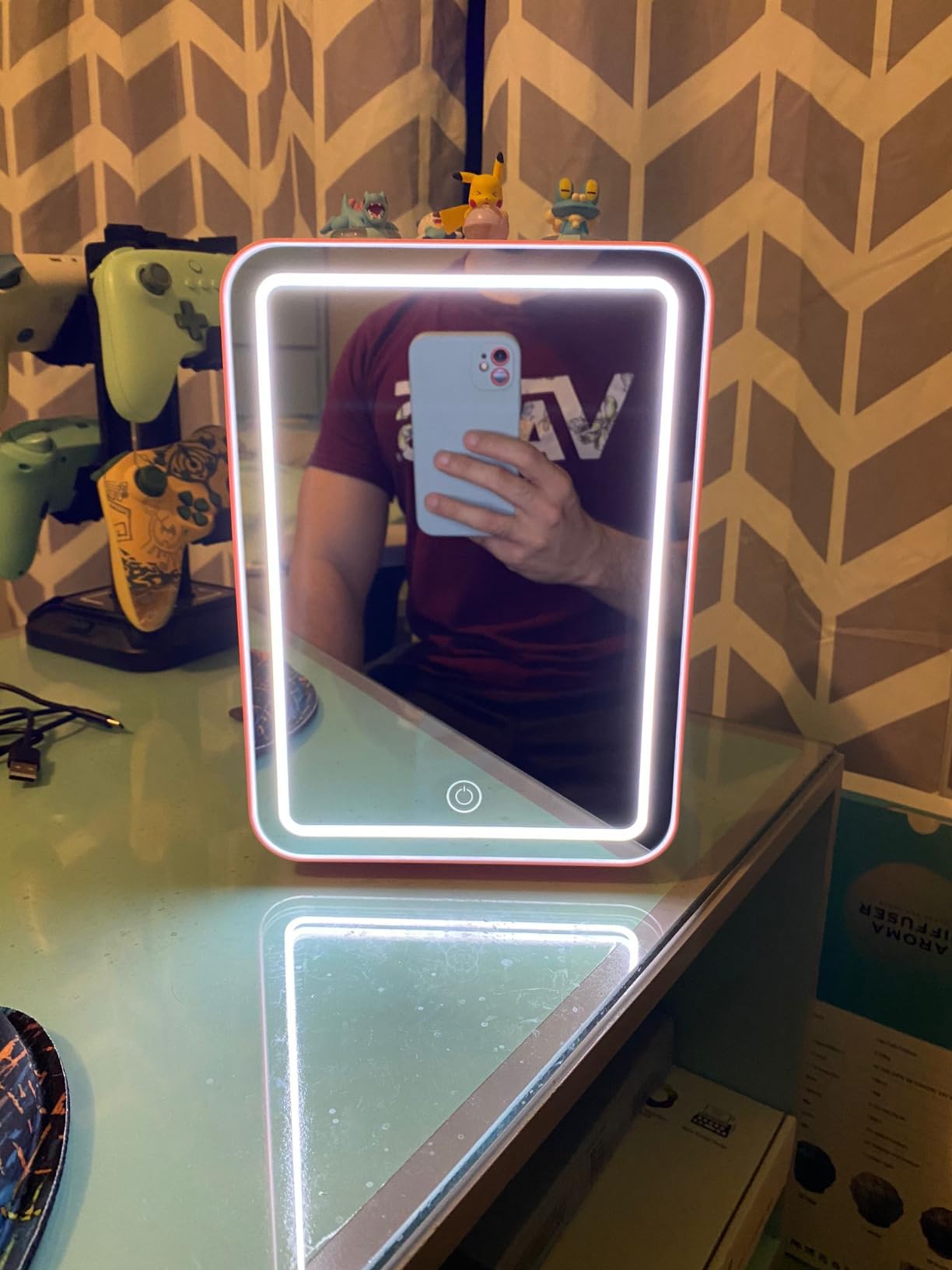 Portable Mini Fridge for Skincare Beauty Cosmetic Makeup, 4-Liter Thermoelectric Cooling and Warming Skin Care Refrigerator With Mirrored Door and Dimmable LED Light, White customer photo 2
