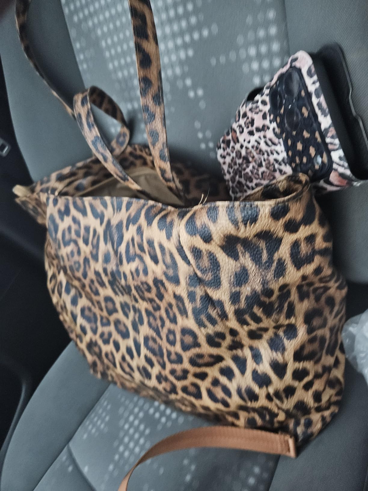KALIDI Large Tote Bag Vegan Leather Casual Zipper Work Bag Weekender Hobo for Women 16L Oversize Shoulder Travel Purse customer photo 2