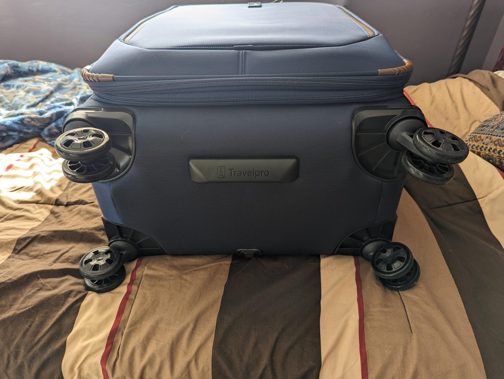 Travelpro Crew Classic Lightweight Softside Expandable Checked Luggage, 8 Wheel Spinner Suitcase, TSA Lock, Men and Women, Checked Medium 25-Inch, Patriot Blue customer photo 2