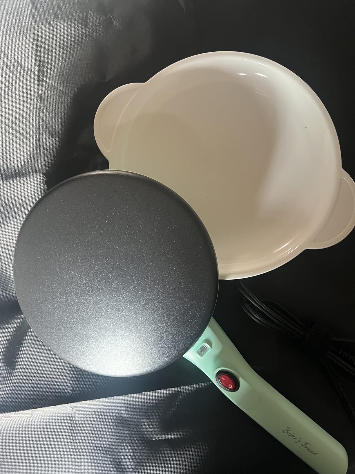 Baker's Friend Instant Crepe Maker with Handle, Electric Crepe Maker Machine, Crepera Electrica, 8 Inch Non-stick Cooking Surface, Aqua customer photo 1