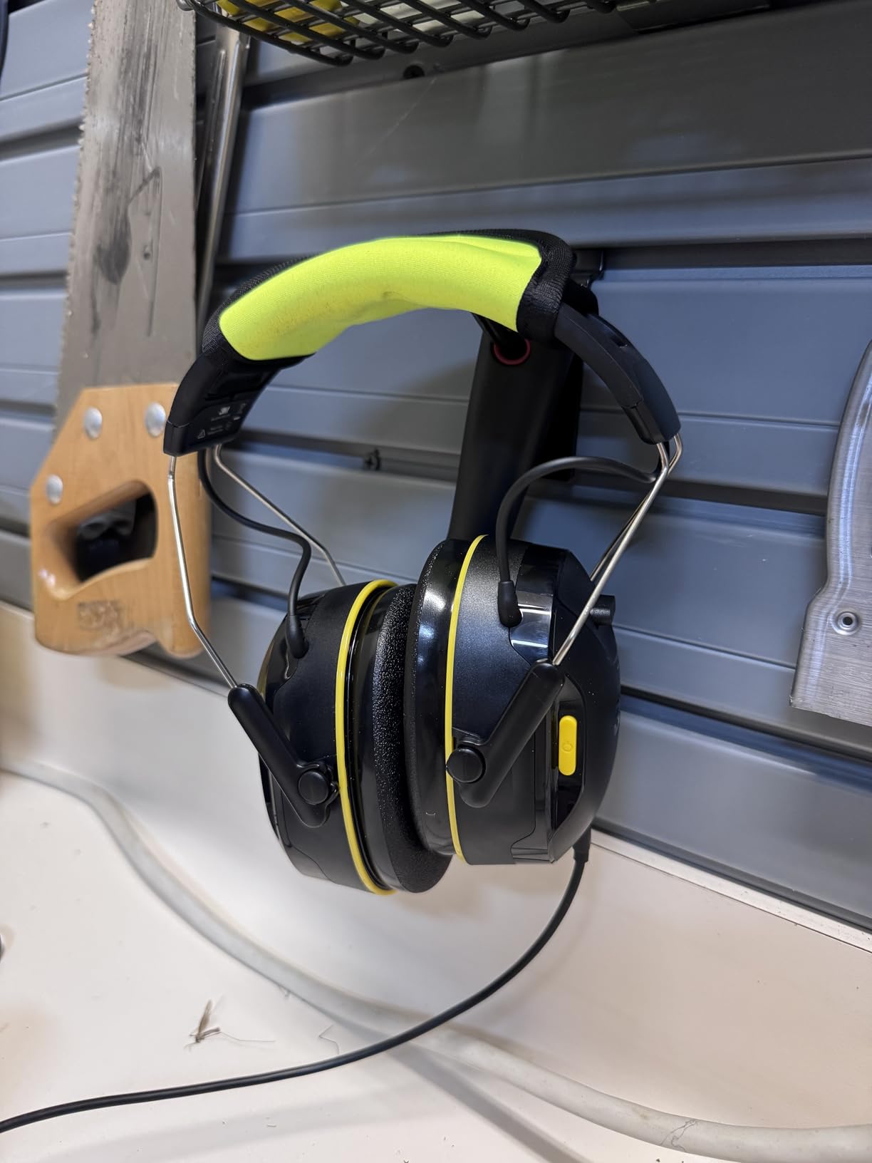 3M WorkTunes Connect Wireless Hearing Protector with Bluetooth Technology, Bluetooth Hearing Protection with a 26 dB Noise Reduction Rating customer photo 1