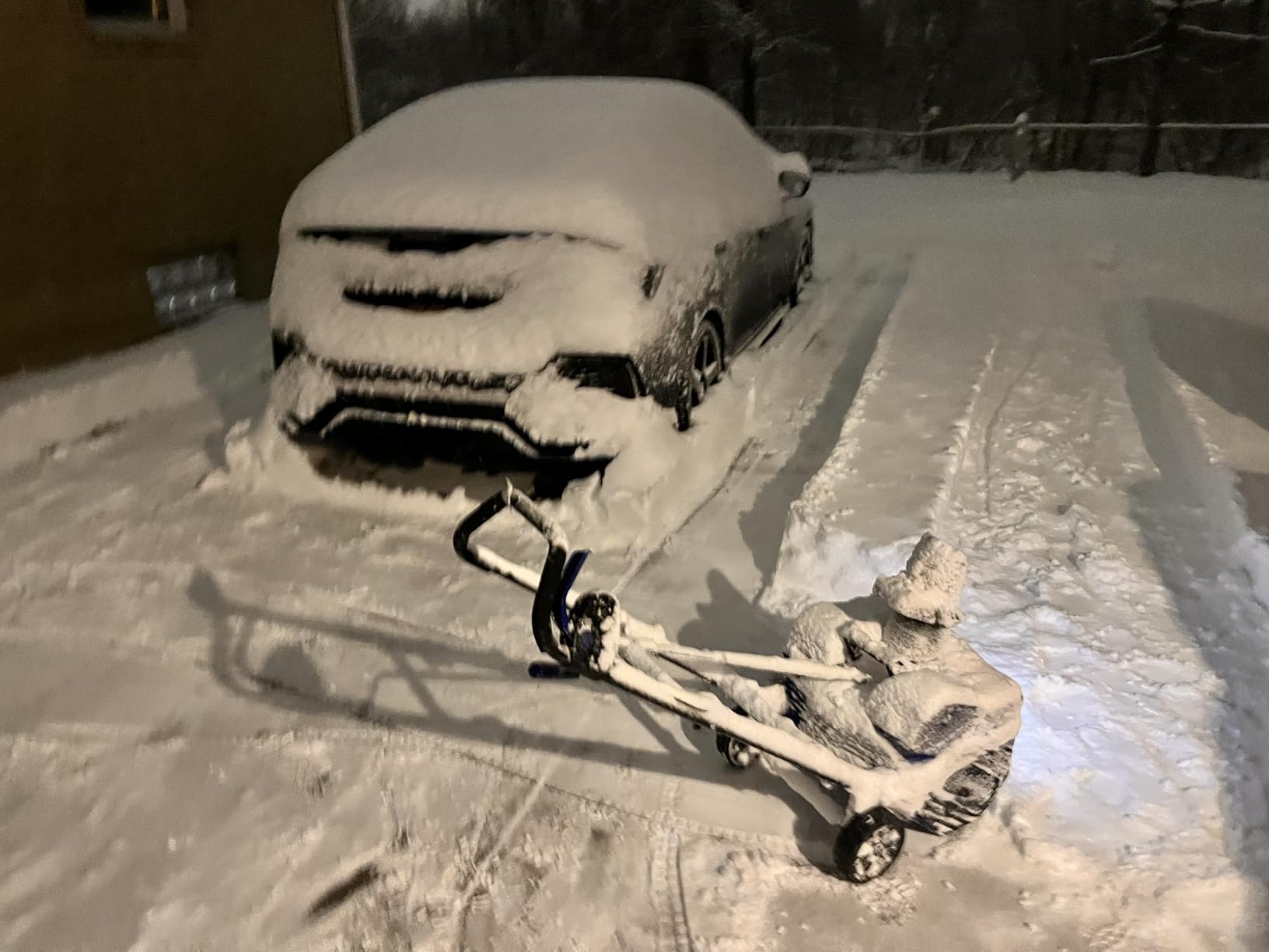 Westinghouse WSnow22 48V Cordless Snow Blower 22-Inch Kit, Steel Auger, LED Lights, 1600W Brushless Motor, 25ft Throwing Distance, Plows 840lbs/min, Compatible with Snow Joe Batteries customer photo 2