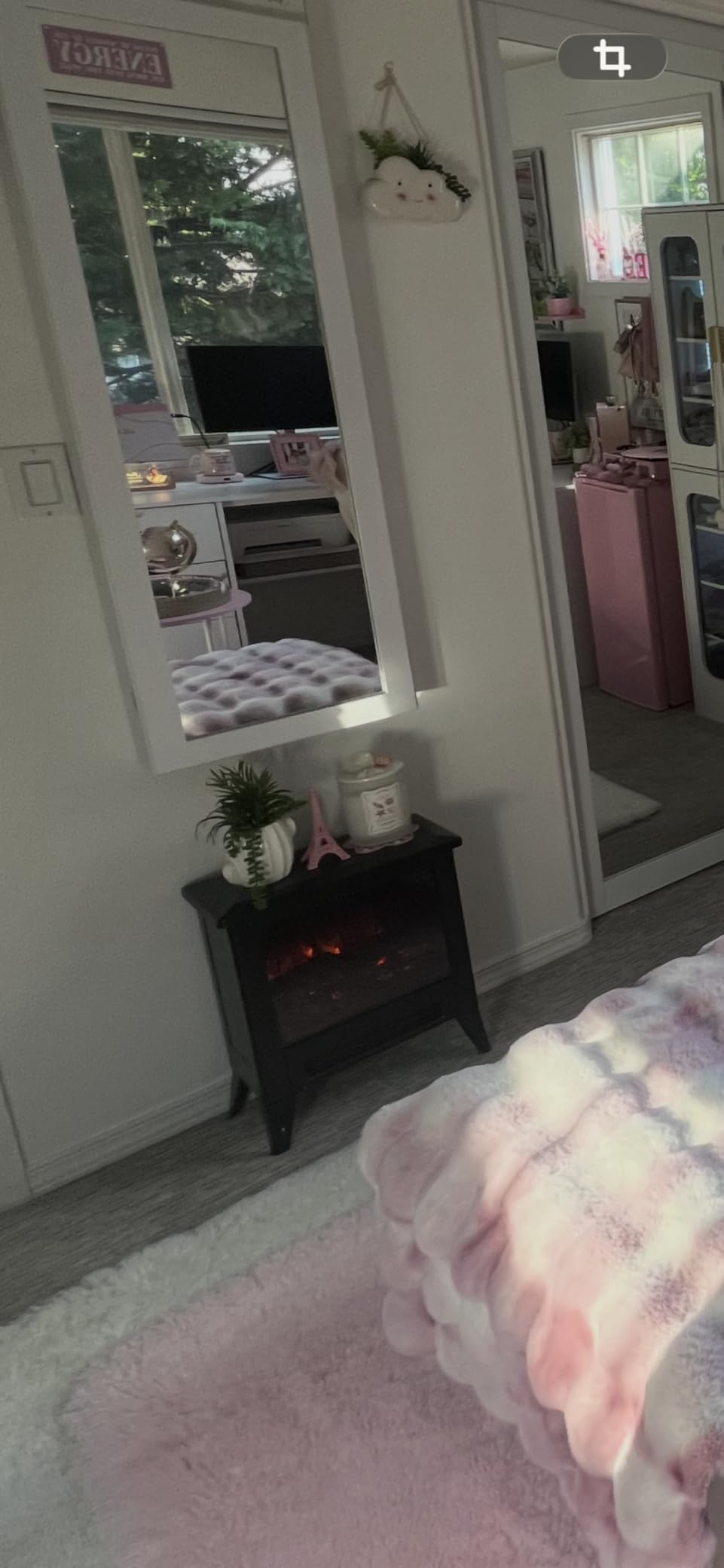Silonn Electric Fireplace Heater, Quick Heating Portable Low Noise Fireplace with Temp Control, CSA Certified, 18