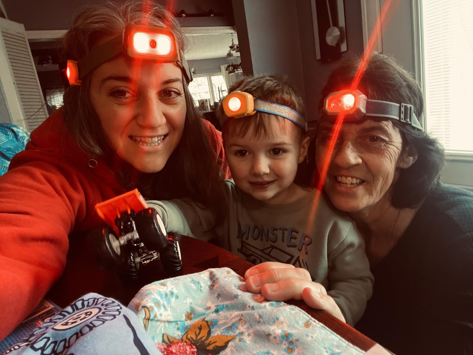 EverBrite Rechargeable Headlamp 350 Lumens, Red Green White Light & Tail Light, 7 Modes with Memory Function, Stepless Dimming, 30 Degree Adjustable Head Lamp for Trail Running, Camping, Hunting customer photo 2