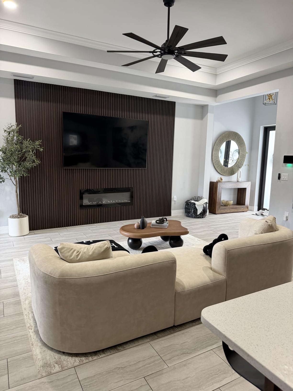 Acanva Luxury Modern Tight Curved Back Velvet Sofa, Minimalist Style Comfy Couch for Living Room Apartment, 4 Seater Modular Sectional, Cream customer photo 2