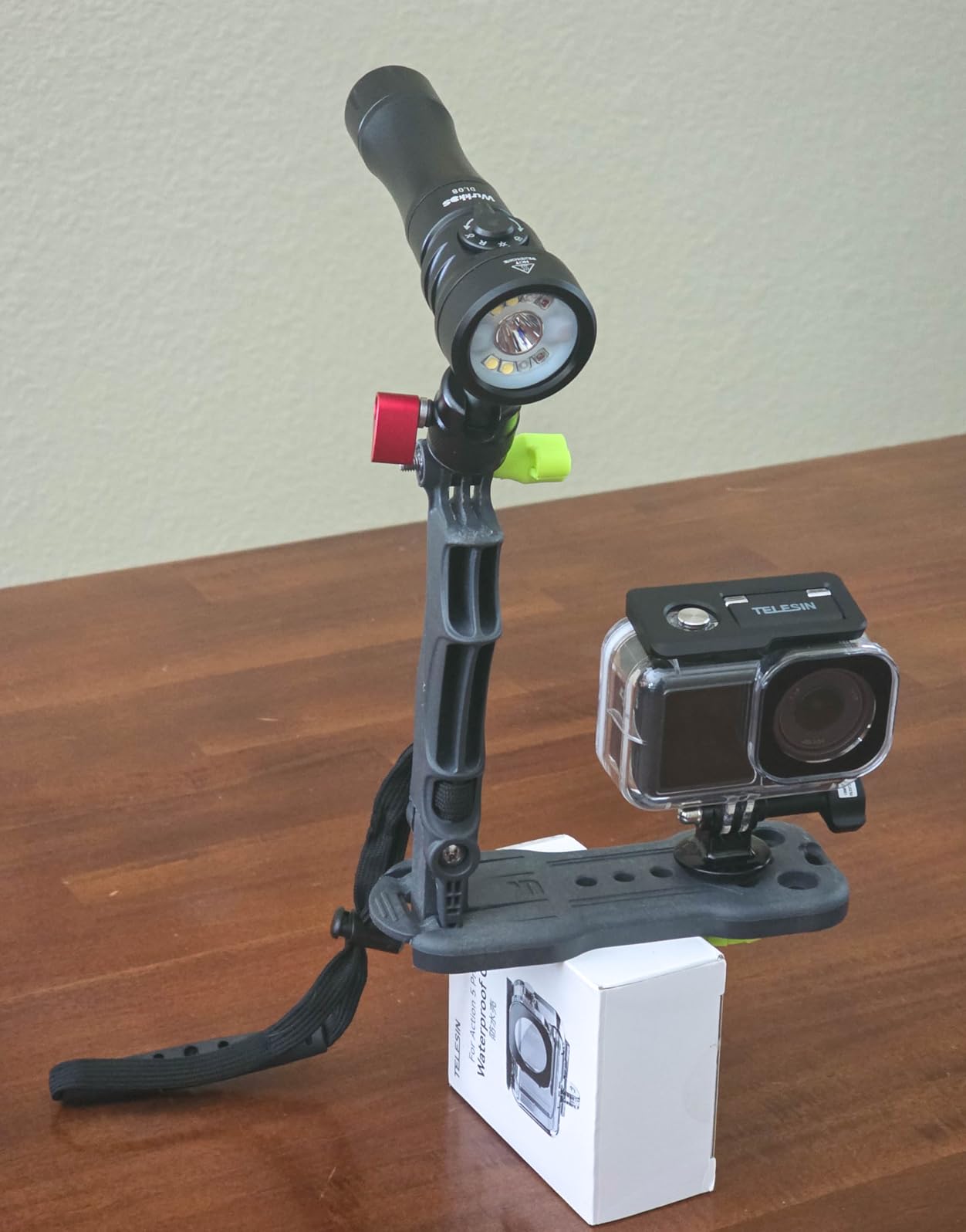 Wurkkos DL08 Dive Light, 3600 Lumens Rechargeable Scuba Underwater Lights with Red and UV Light, IP68 Underwater Video Light customer photo 1