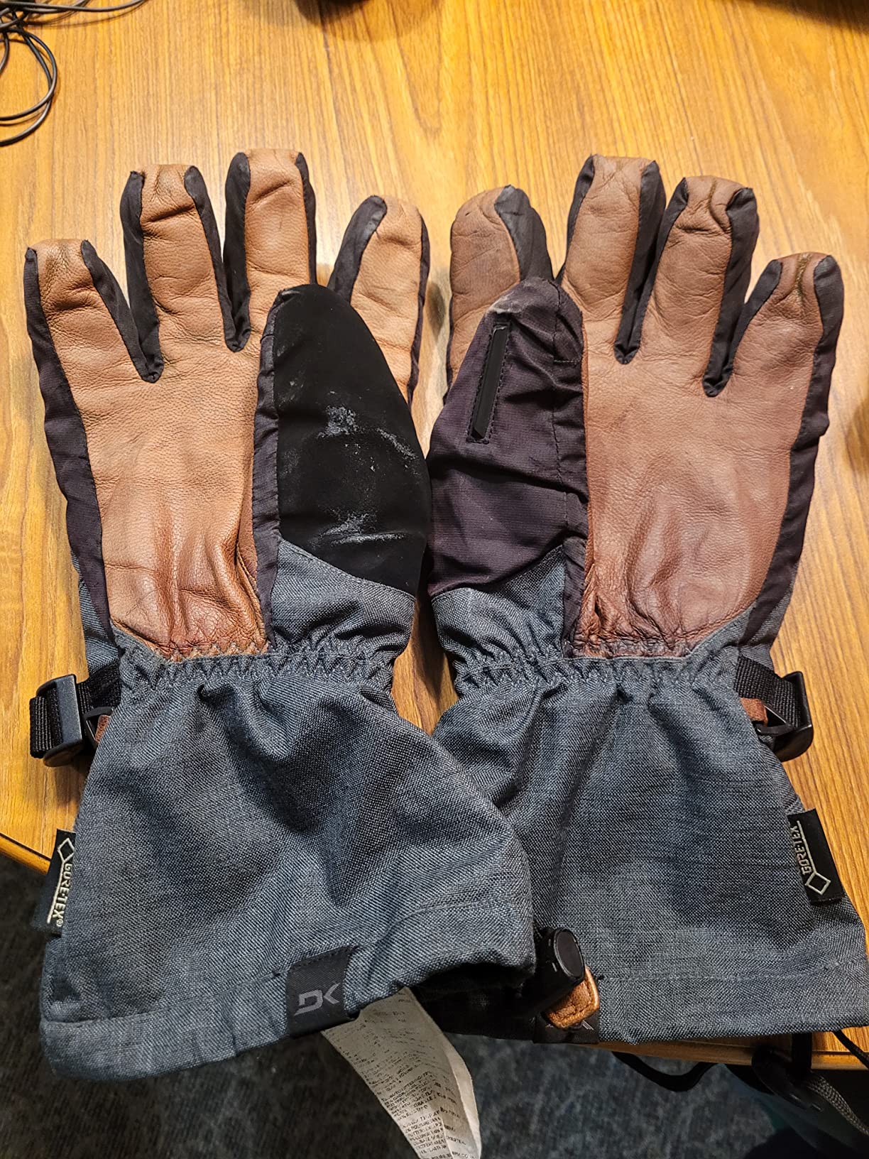 Dakine Leather Titan Gore-Tex Snow Glove customer photo 1