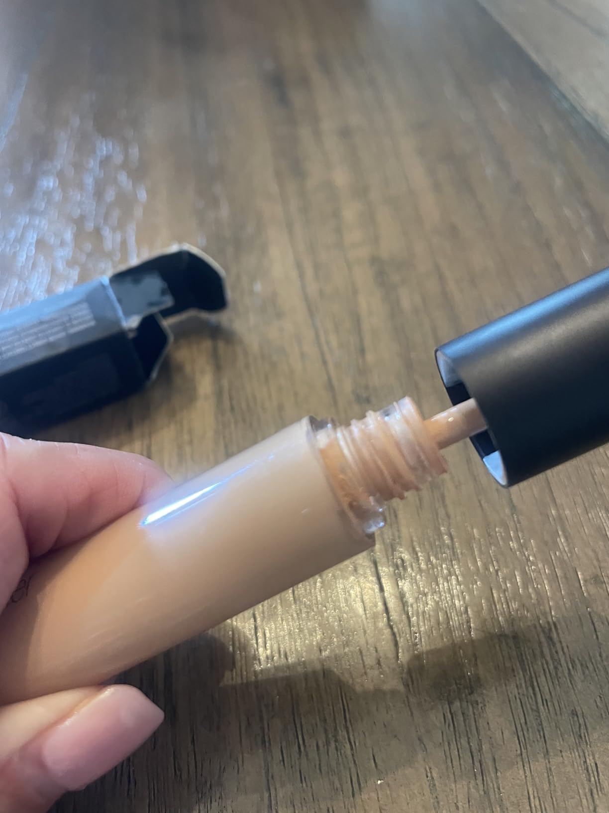 Laura Mercier Real Flawless Weightless Perfecting Serum Concealer, Long-Lasting, Waterproof, & Crease-Proof Wear, Buildable Coverage, Oil-Free customer photo 2