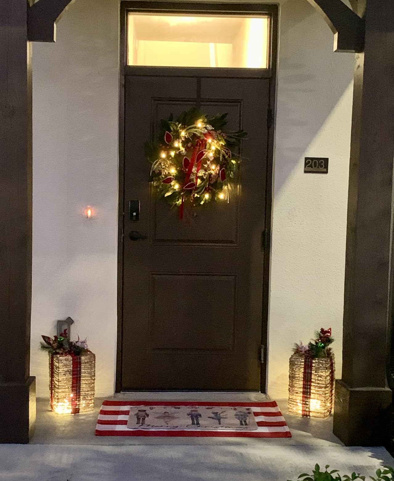 Christmas Wreath with Lights,Outdoor Pre-lit Christmas Wreaths for Front Door-24 Inch Xmas Door Wreath with Pine Needles Pine Cones and Red Berries- Farmhouse Home Christmas Decorations customer photo 2