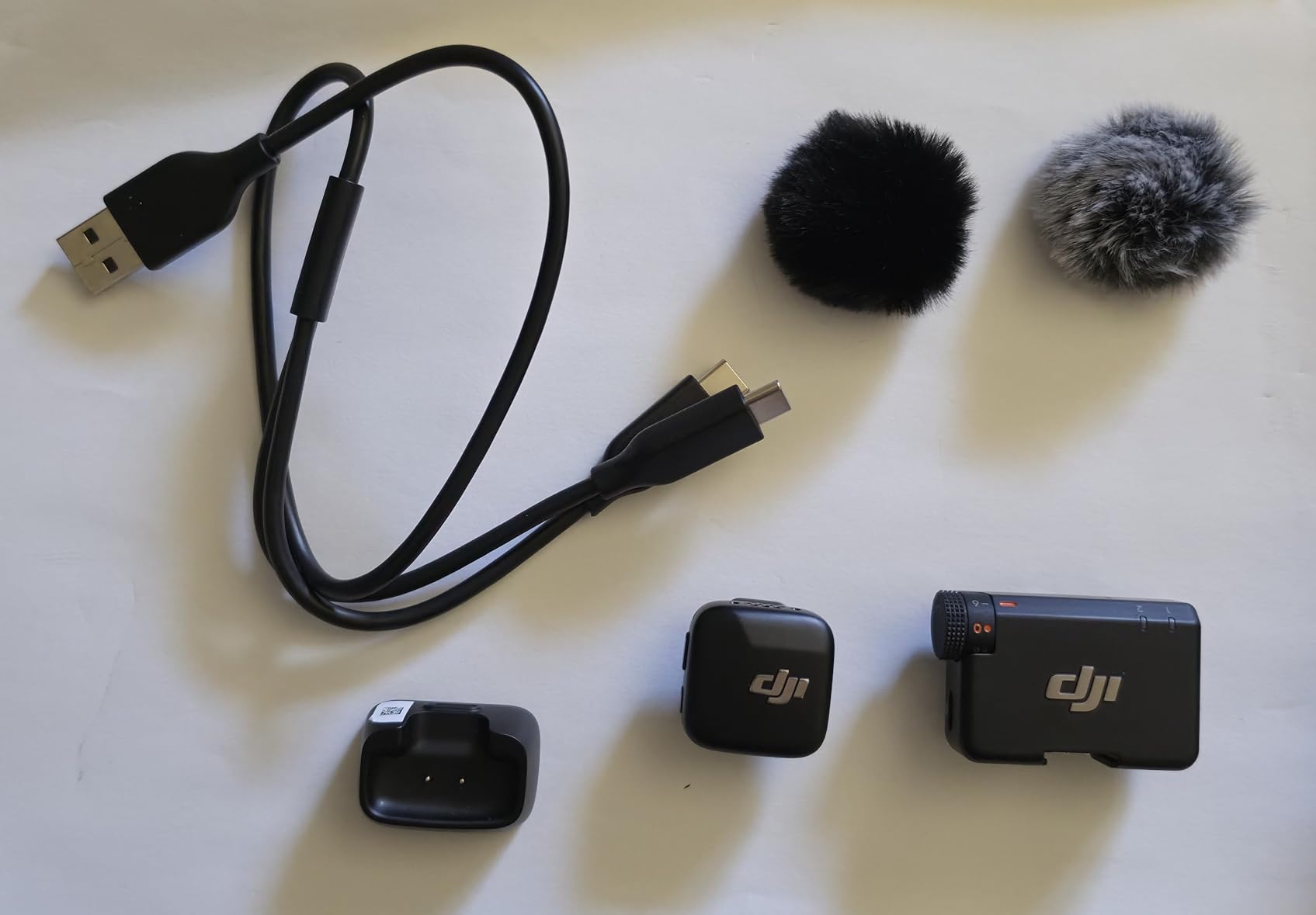 DJI Mic Mini (1 TX + 1 RX), Wireless Lavalier Microphone for iPhone/Camera/Android, Ultralight, Detail-Rich Audio, Noise Cancelling, Automatic Limiting, Vlog, Streaming, 400m Transmission customer photo 2