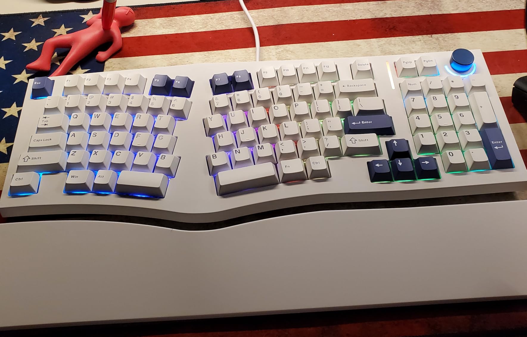 MechLands Feker Alice98 Ergonomic 98 Keys Custom Mechanical Keyboard, VIA Programmable, USB-C Wired Gaming Keyboard, Hot Swappable, 5 Layer Paddings, Control Knob, NKRO, RGB for Win/Mac (White) customer photo 1