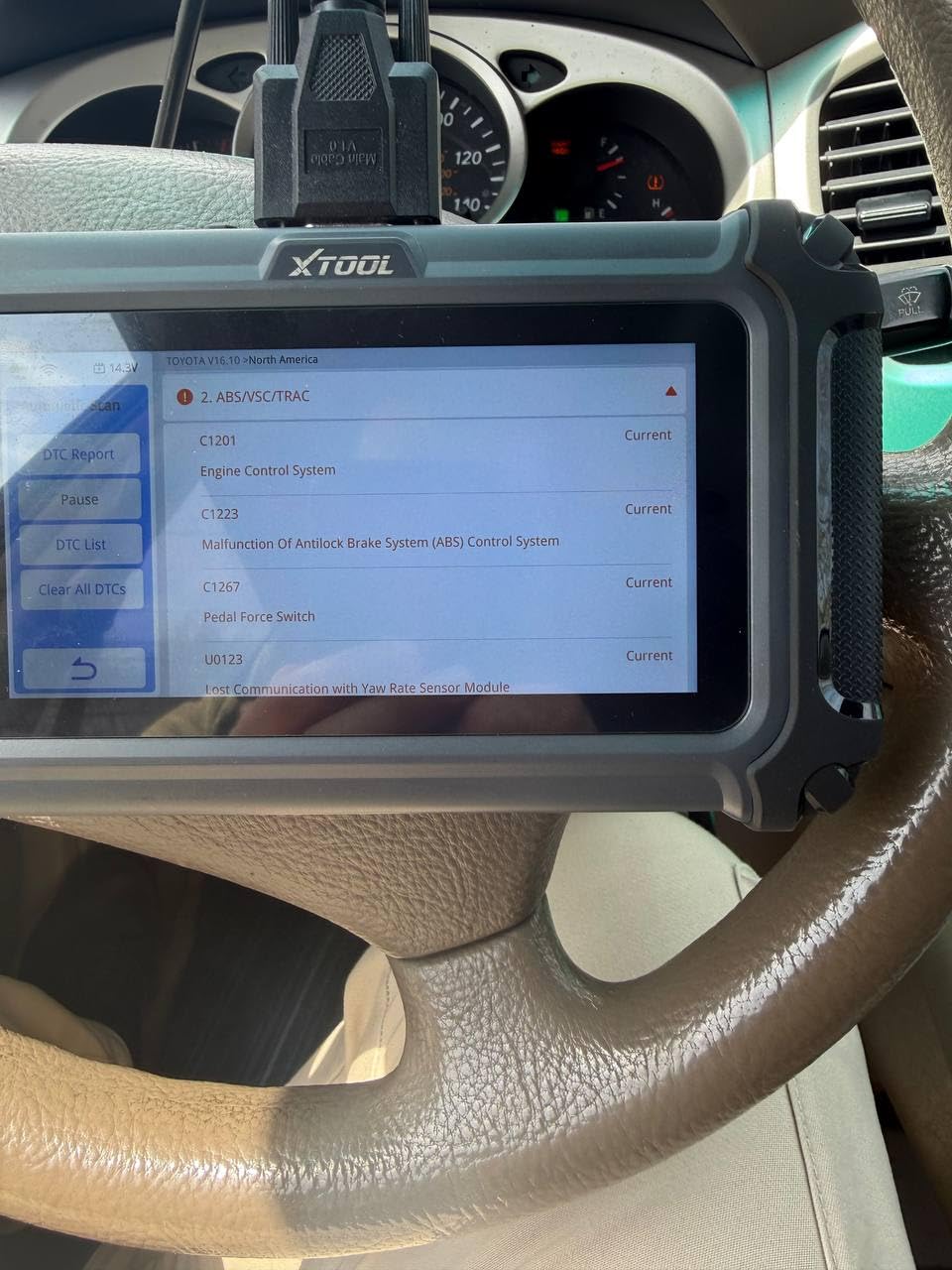 XTOOL D5S OBD2 Scanner with Touchscreen, Code Reader for Cars & Trucks with 16 Resets, Crank Sensor Relearn, Throttle Relearn, EPB, FCA, CAN FD for GM, Engine ABS SRS Transmission Car Diagnostic Tool customer photo 2