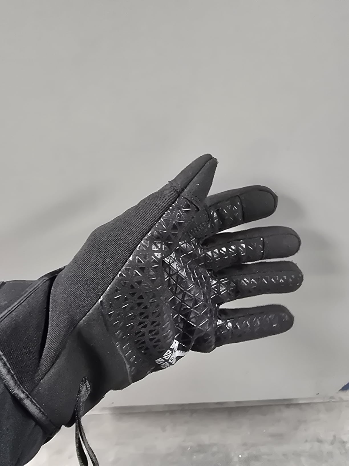 TAILI Level 3 Needle, Level 5 Puncture Resistant Men Work Gloves, Grip Enhanced A7 Cut Resistant Safety Gloves, Touchscreen and Breathable, Black, Large (L), 1 Pair customer photo 1