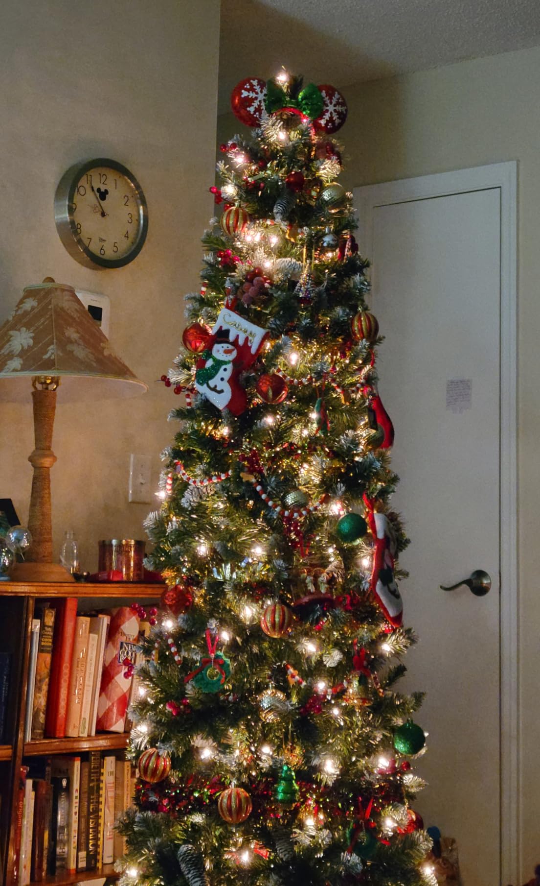 Yaheetech 7.5ft Pre-lit Pencil Spruce Christmas Tree, Artificial Slim Xmas Fir, Pre-Decorated for Home, Office, Party, Holiday Decor W/ 948 Tips, 350 Lights, Pine Cones, Metal Hinges and Base, Green customer photo 1