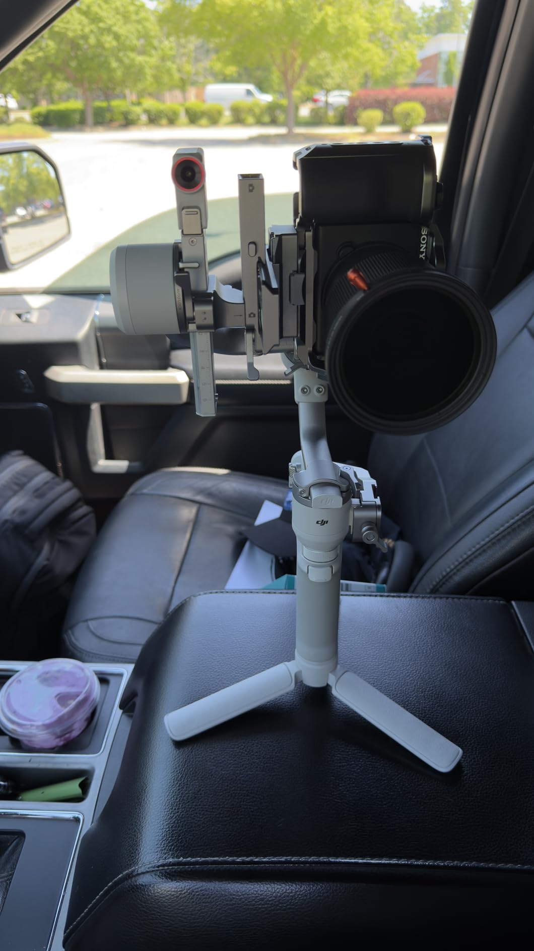 DJI RS 4 Mini Combo, Gimbal Stabilizer for Cameras Canon/Sony/Panasonic/Nikon/Fujifilm, Auto Axis Locks, Intelligent Tracking, 2kg/4.4lbs Payload, Camera Gimbal, Camera Stabilizer, Briefcase Handle customer photo 2