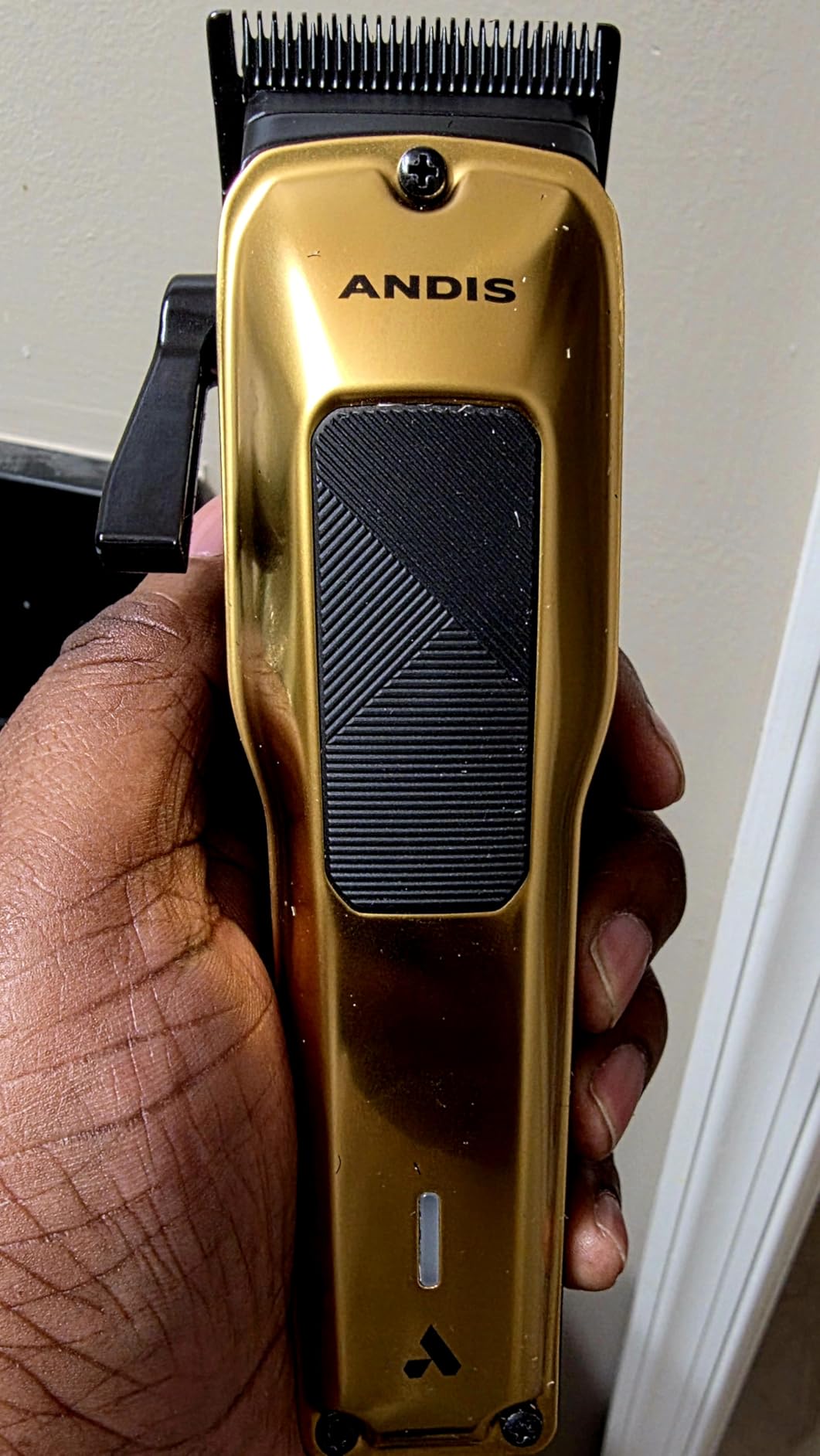 562312 Phenom Corded/Cordless Hair Clipper, Phaze Blade, Gold | Brushless motor at 7,000 SPM, adjustable detachable blade, USB-C charging, cordless hair clipper customer photo 1