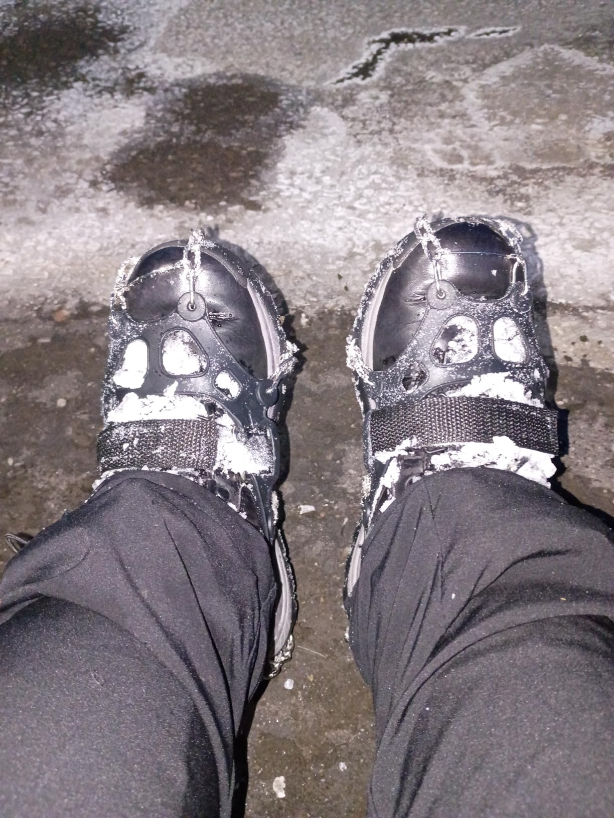 Tomaje 24 Spikes Crampons for Shoes, Anti Slip Ice Cleats for Shoes and Boots, Traction Ice Snow Grip with Stainless Steel Spikes and Silicone customer photo 1