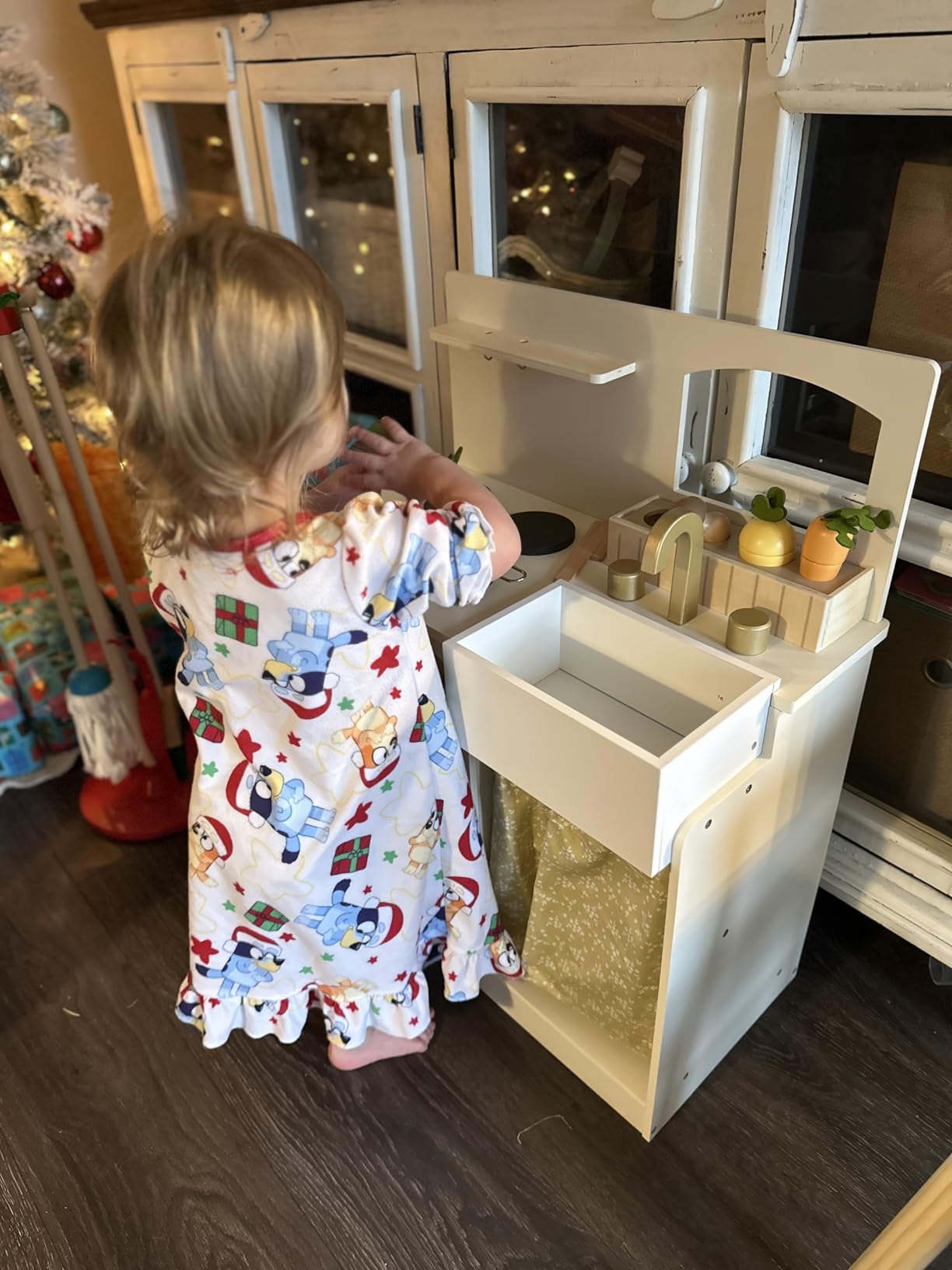 Tiny Land Toddler Kitchen Playset, Wooden Play Kitchen Set Toy with Cutting Food & Cookware, Oven, Clicking Knobs, Stove and Sink, Small Toy Kitchen Gift for 1-3 Year Old Kids, Girls & Boys - Cream customer photo 2
