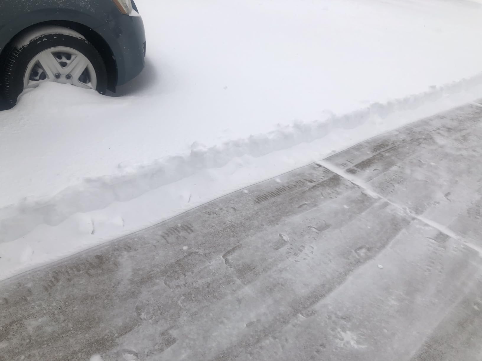 WORX Nitro 40V 12-Inch Cordless Snow Shovel, Electric Snow Thrower with Brushless Motor & 2 Speed Control, 2x 4.0Ah Batteries and Charger Included, WG460 customer photo 2