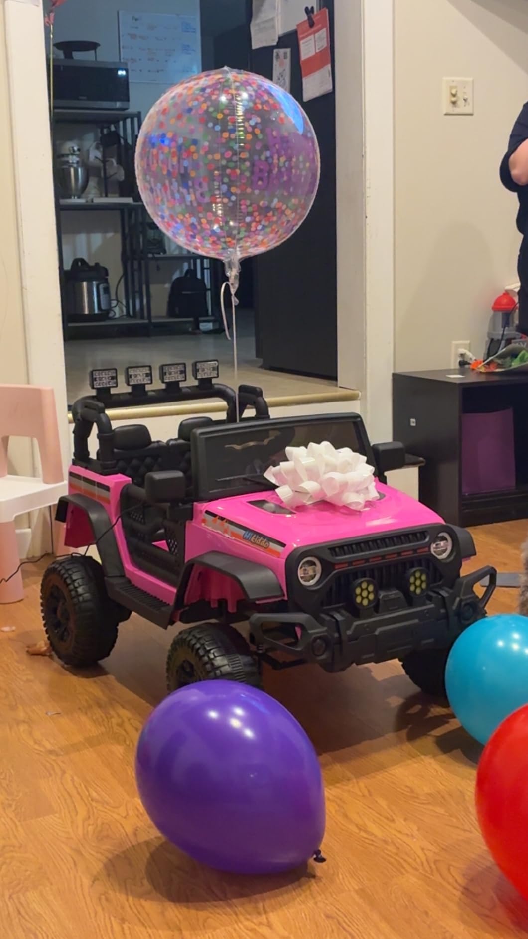 Hikiddo 24V Kids Ride on Car, Kids Electric Vehicles Car Ride on Toy Truck for Toddlers 3-5 w/Remote Control, 400W Motor - Pink customer photo 2