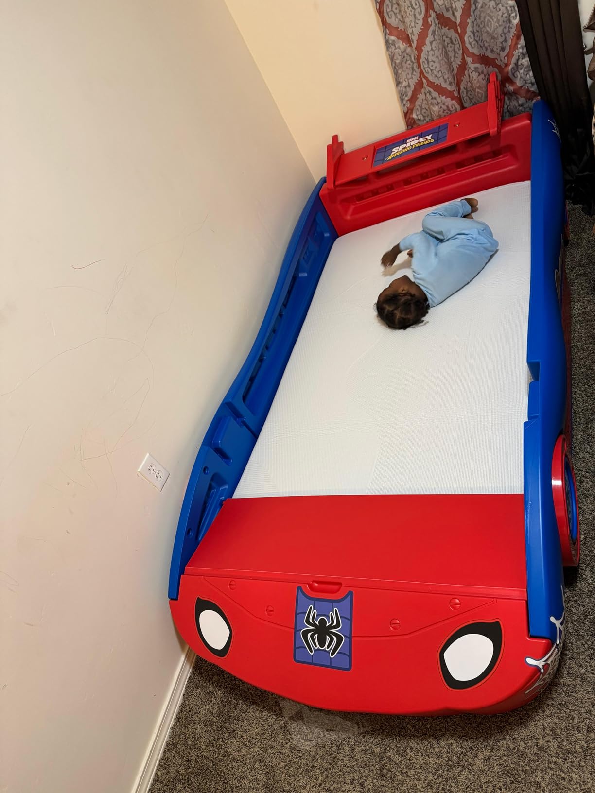 Delta Children - Spidey and His Amazing Friends Web Crawler Race Car Twin Bed customer photo 2