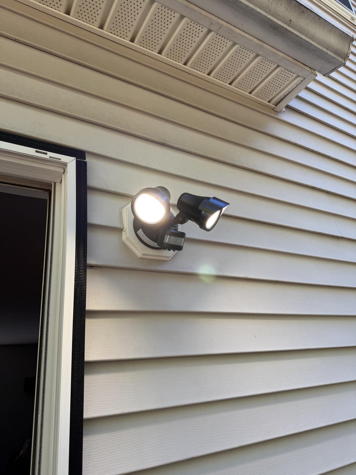 ALUSSO Motion Sensor Outdoor Lights, 30W 3500LM Flood Lights Outdoor 120V, 3 Modes (Dusk to Dawn/Auto/On Time), 3CCT 3000K/4000K/6500K Waterproof Hardwired Security Light ETL Listed for Porch, 1PC customer photo 2