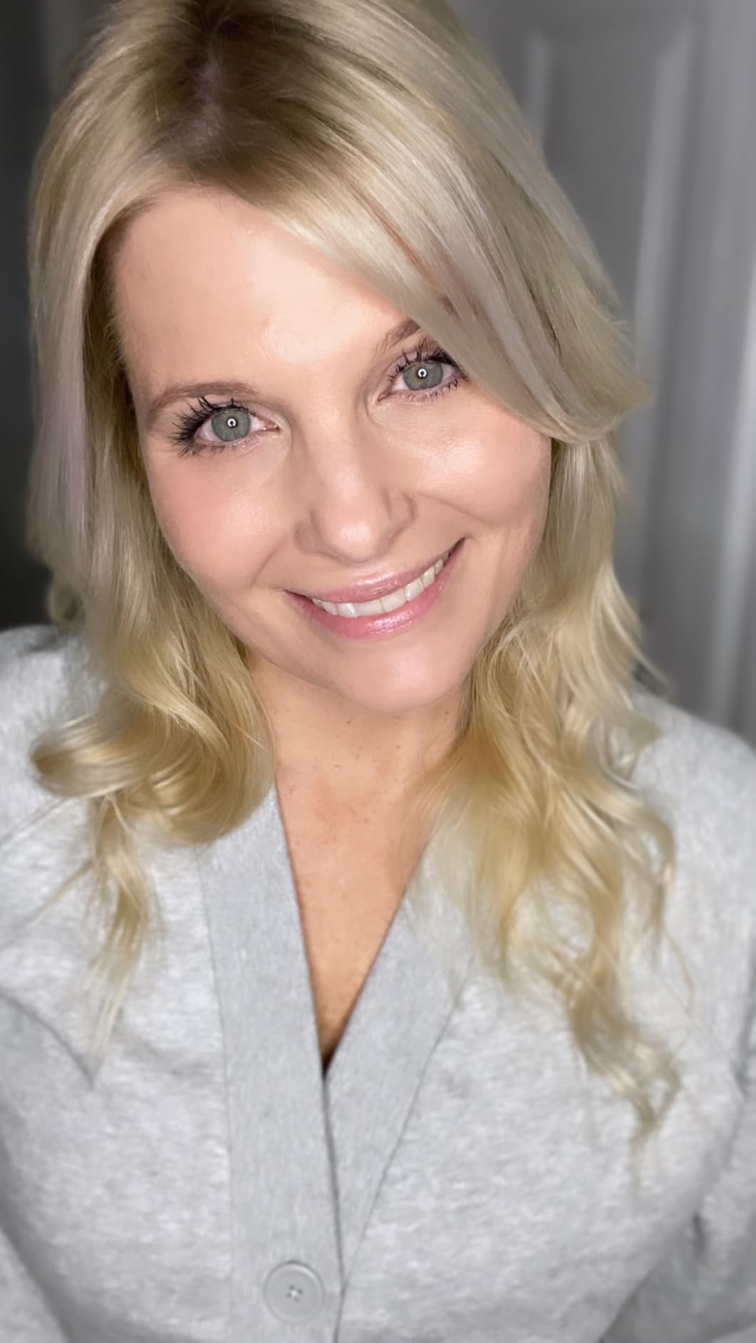 Urban Decay Perversion Volumizing Mascara - Black Lengthening & Volumizing Mascara, Smudge-Resistant, Flake-free, Up to 16HR Wear, Buildable, Curls & Separates Lashes, Vegan Formula, Cruelty-free customer photo 1