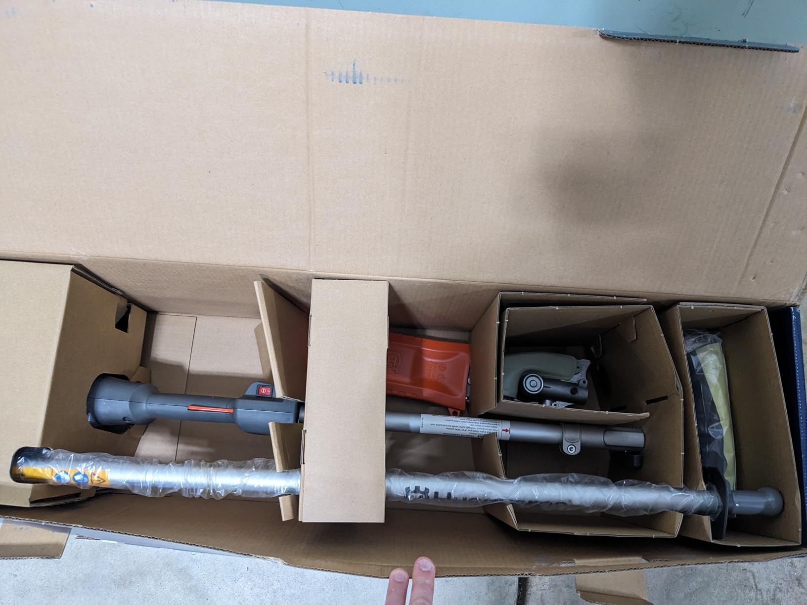 Husqvarna 122LKP Gas Pole Saw, Multi-Purpose Tool with Pole Saw Attachment, Equipped with X-CUT Chain, 12-foot Reach Cuts Limbs up to 8 Inches Thick, 21.7CC customer photo 2