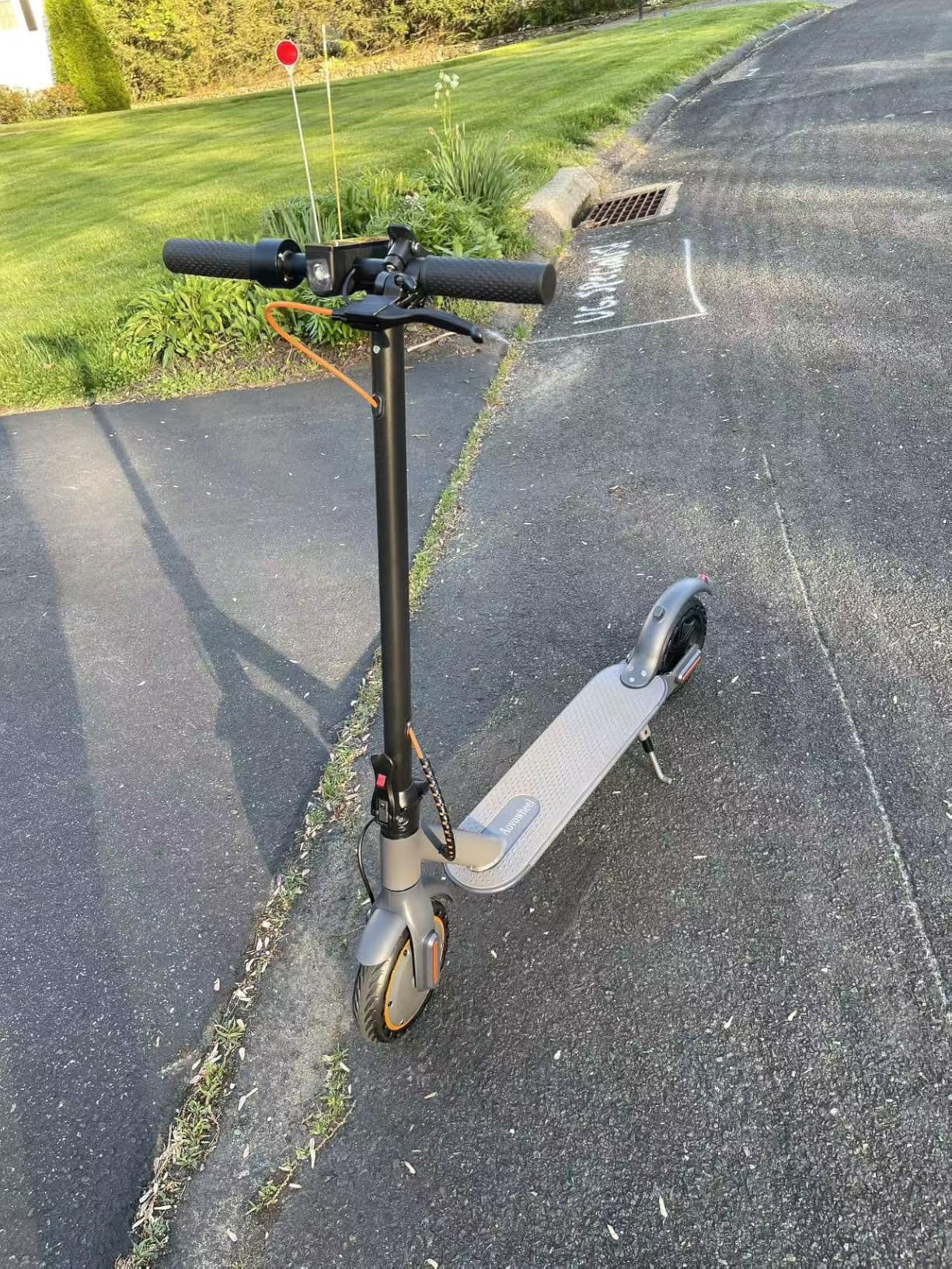 Aovowheel Electric Scooter for Adults, Folding E Scooter with 350W/500W Motor 16/24 Mph Top Speed, Max 19-23 Miles Long Range, 8.5''/10''/14''Tires Commuting Scooters with Dual Brakes System, APP customer photo 1