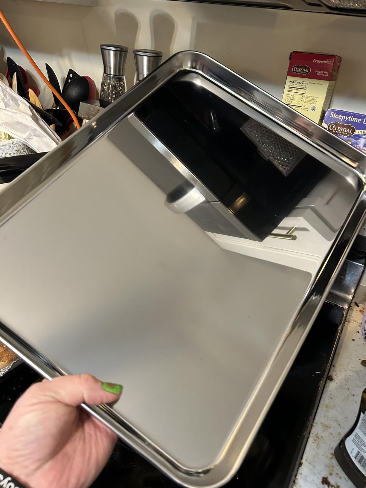 Baker's Signature Stainless Steel Cookie Sheet Pan, Stainless Steel Baking Sheet Set of 3, Mirror Finish, Non-Stick, Rust Resistant, BPA Free, Dishwasher Safe, 9/12/16 Inch customer photo 2