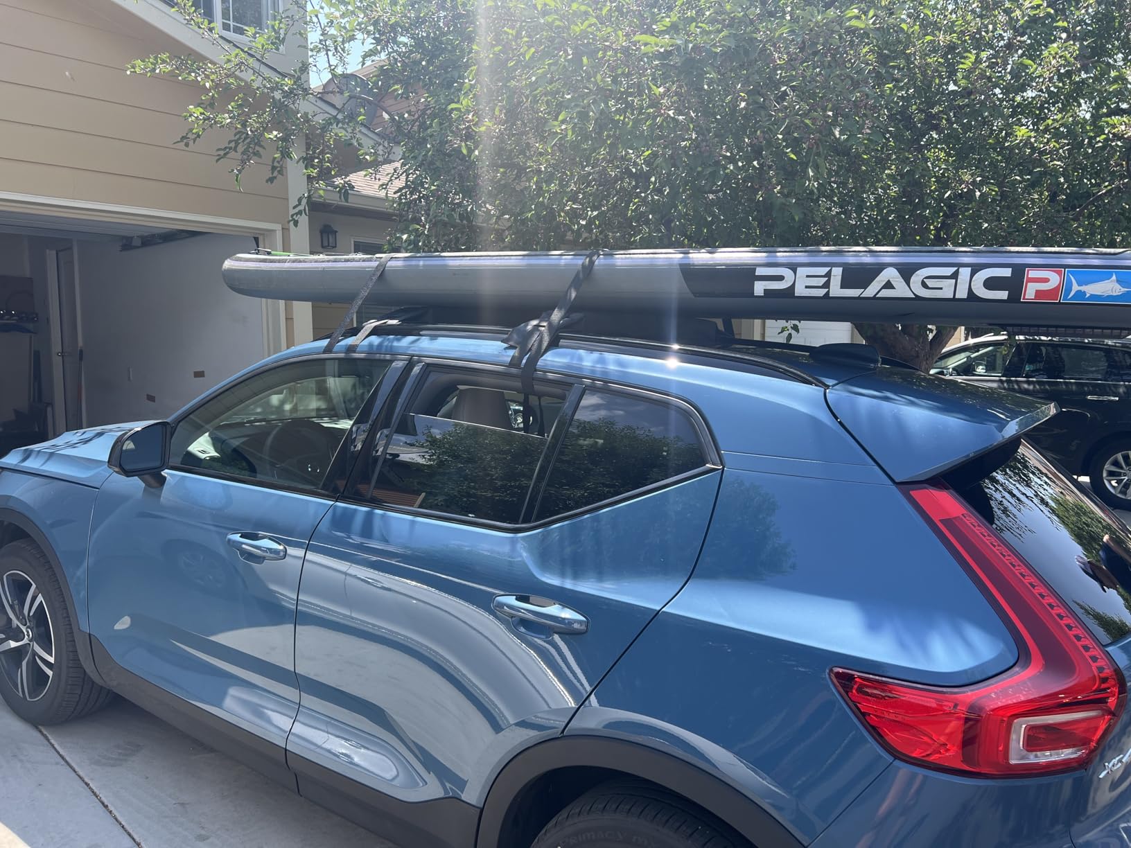 Abahub Soft Roof Rack Pads with 2 Tie Down Straps, 2 Tie Down Ropes, 2 Hood Loops and Storage Bag, for Surfboard, Kayak, Canoe, Heavy Duty Universal Car Roof Racks System Black 30 Inch customer photo 1