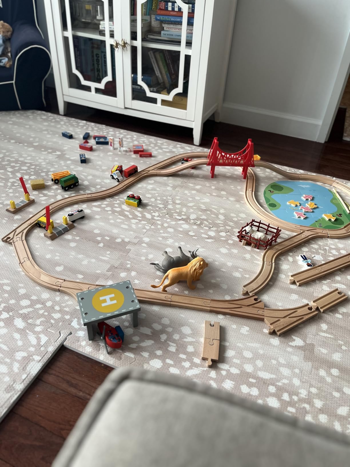 Tiny Land 110pcs Wooden Train Set with Folding Storage Box, Wooden Train Track Toy for Boys & Girls, Age 3-7, Includes Convenient Storage customer photo 1