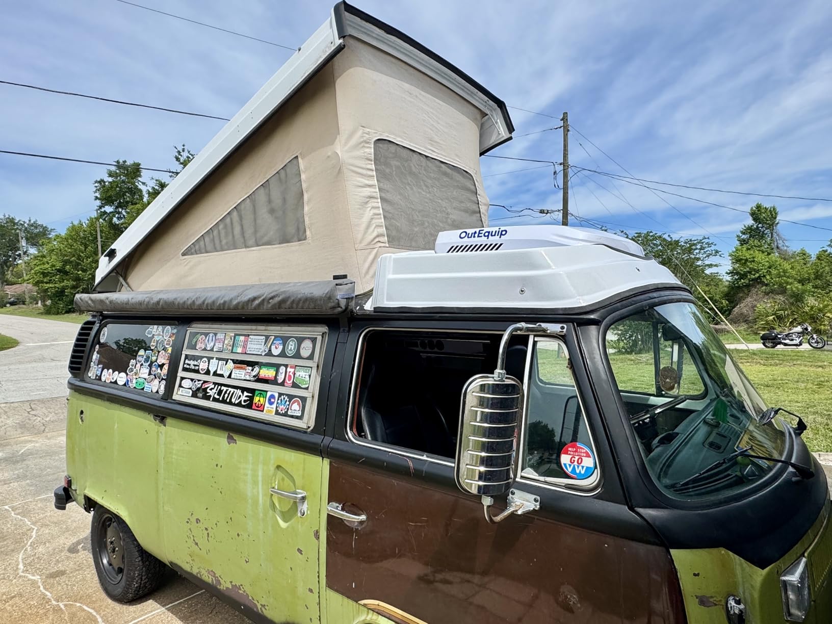 Outequip RV Air Conditioner, 12V 10000 BTU Rooftop Air Conditioner for RVs, Trucks, Vans, Campers, Tractor, Low Profile Quiet AC Unit, Battery Powered, OutEquipPro 12V AC (12 voltage w/o heater) customer photo 1