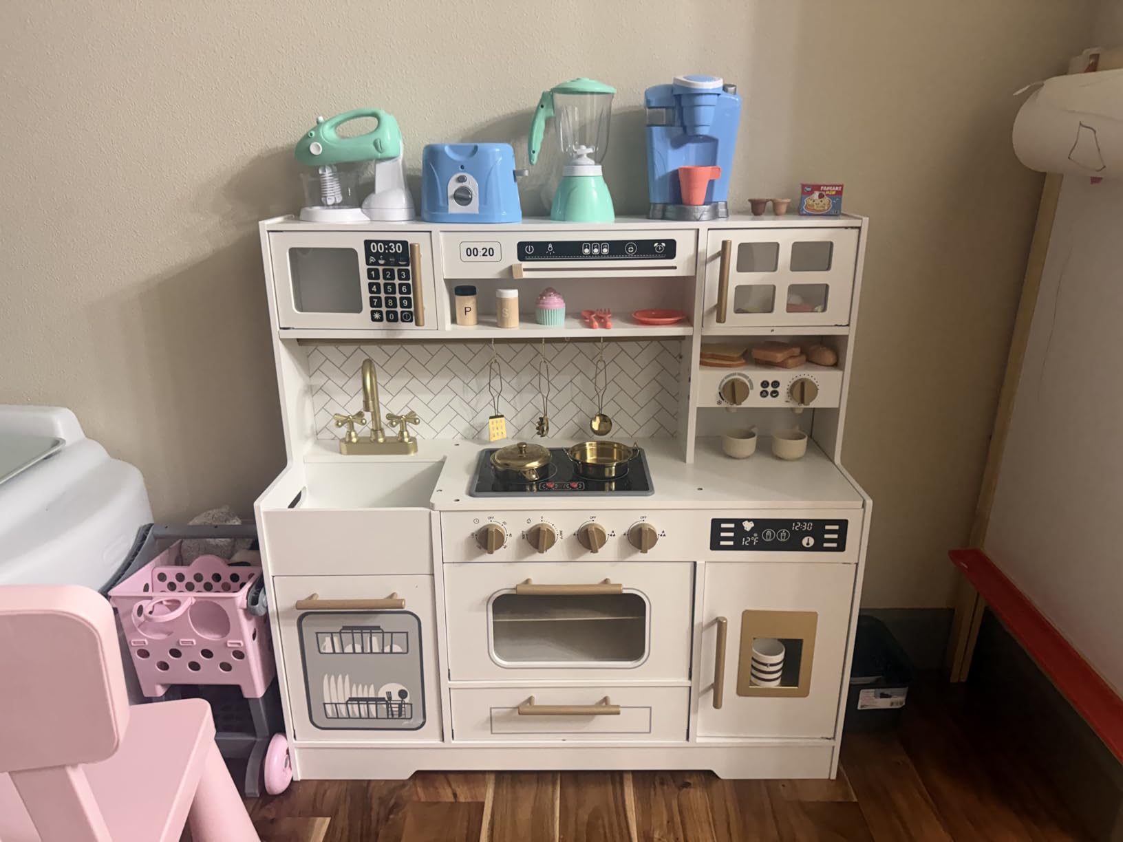Wooden Play Kitchen for Kids- Realistic Appliances, Smart Storage & 15 Fun Accessories for Inspiring Pretend Play (Ages 3+) customer photo 1