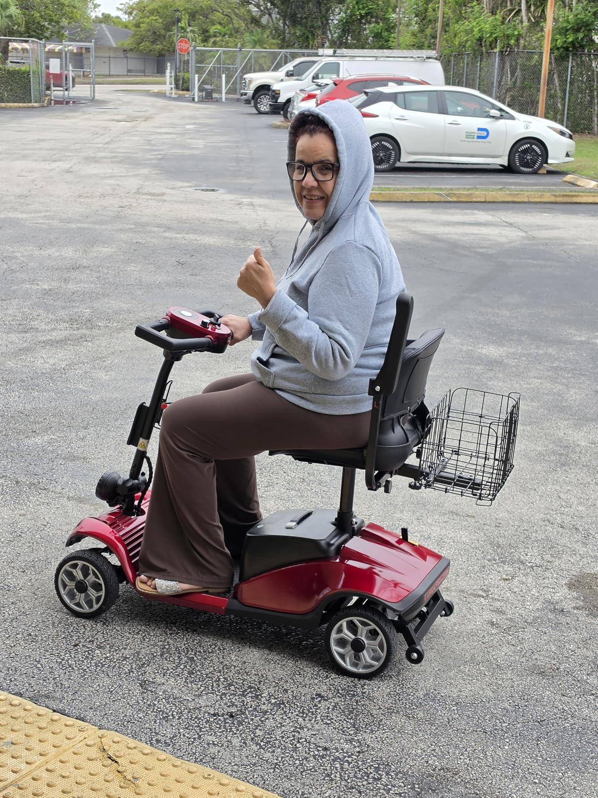 4-Wheel Mobility Scooter with Suspension&Phone Holder,350W Mobility Scooters for Seniors/Adults with Detachable Lithium Battery,330LBS Capacity 18Miles Electric Wheelchair,Front&Rear Basket customer photo 2