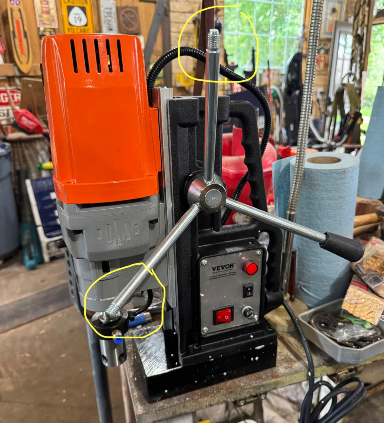 VEVOR Magnetic Drill, 1400W Motor 1.6 in Boring Diameter, 2810 lbf Portable Electric Mag Drill Press, 800 RPM No-Load Speed, Drilling Machine for Metal Surface, Industrial and Home Improvement customer photo 1