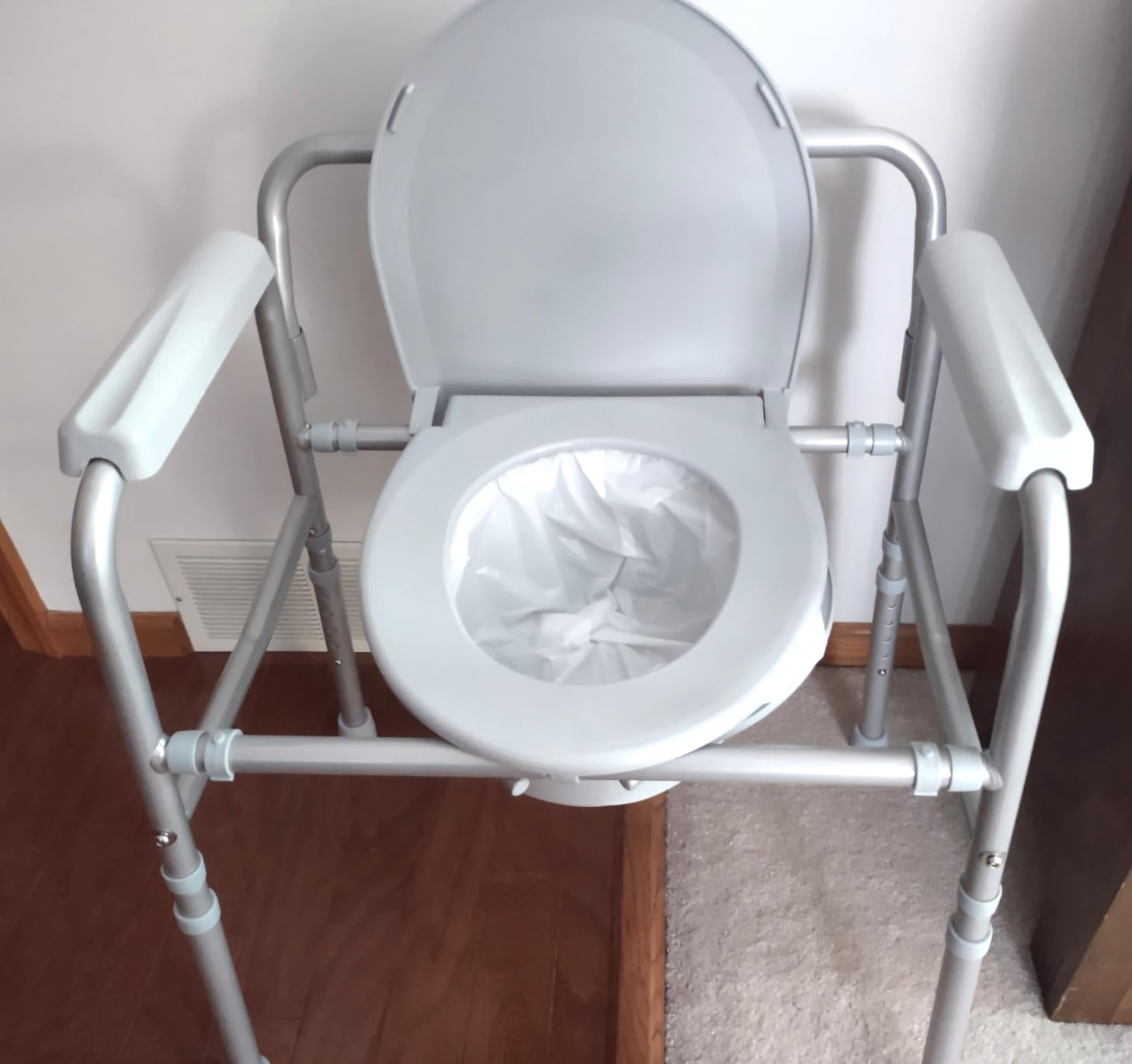 HOMLAND 3-in-1 Bedside Commode Chair with Sturdy Dual-Crossbar Support Construction customer photo 2