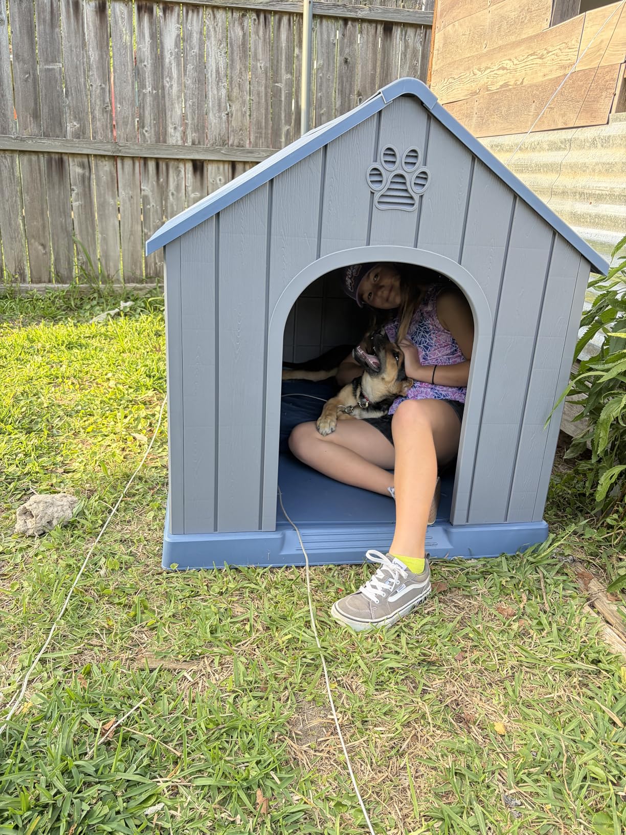 DRATO Large Dog House Indoor Outdoor Waterproof, Puppy Shelter with Air Vents and Elevated Floor, Sturdy Dog Kennel for Small to Large Sized Dogs customer photo 2