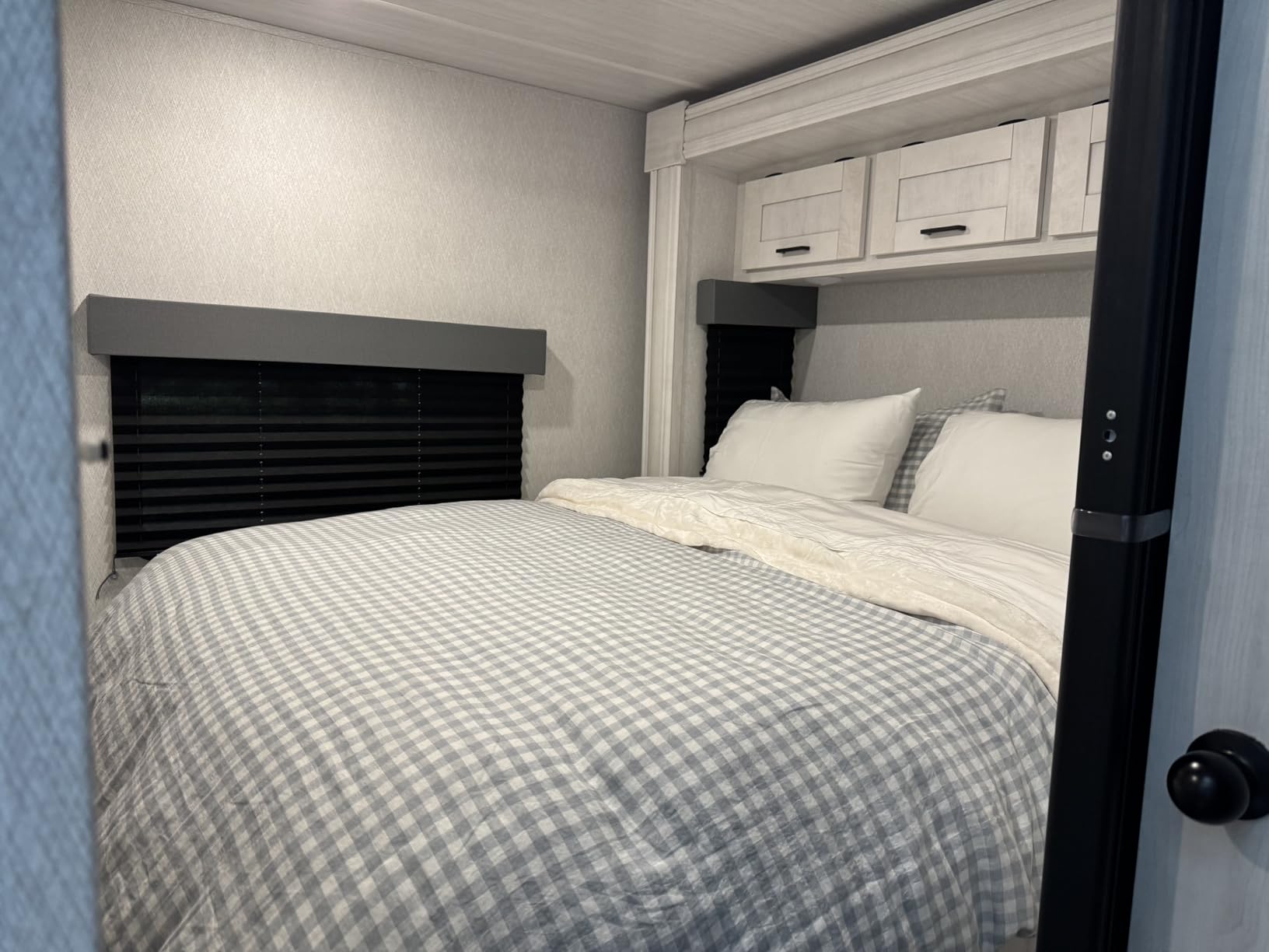 RV King Mattress, 12 Inches Pillow Top Hybrid Camper Mattress, Memory Foam Pocket Spring customer photo 1